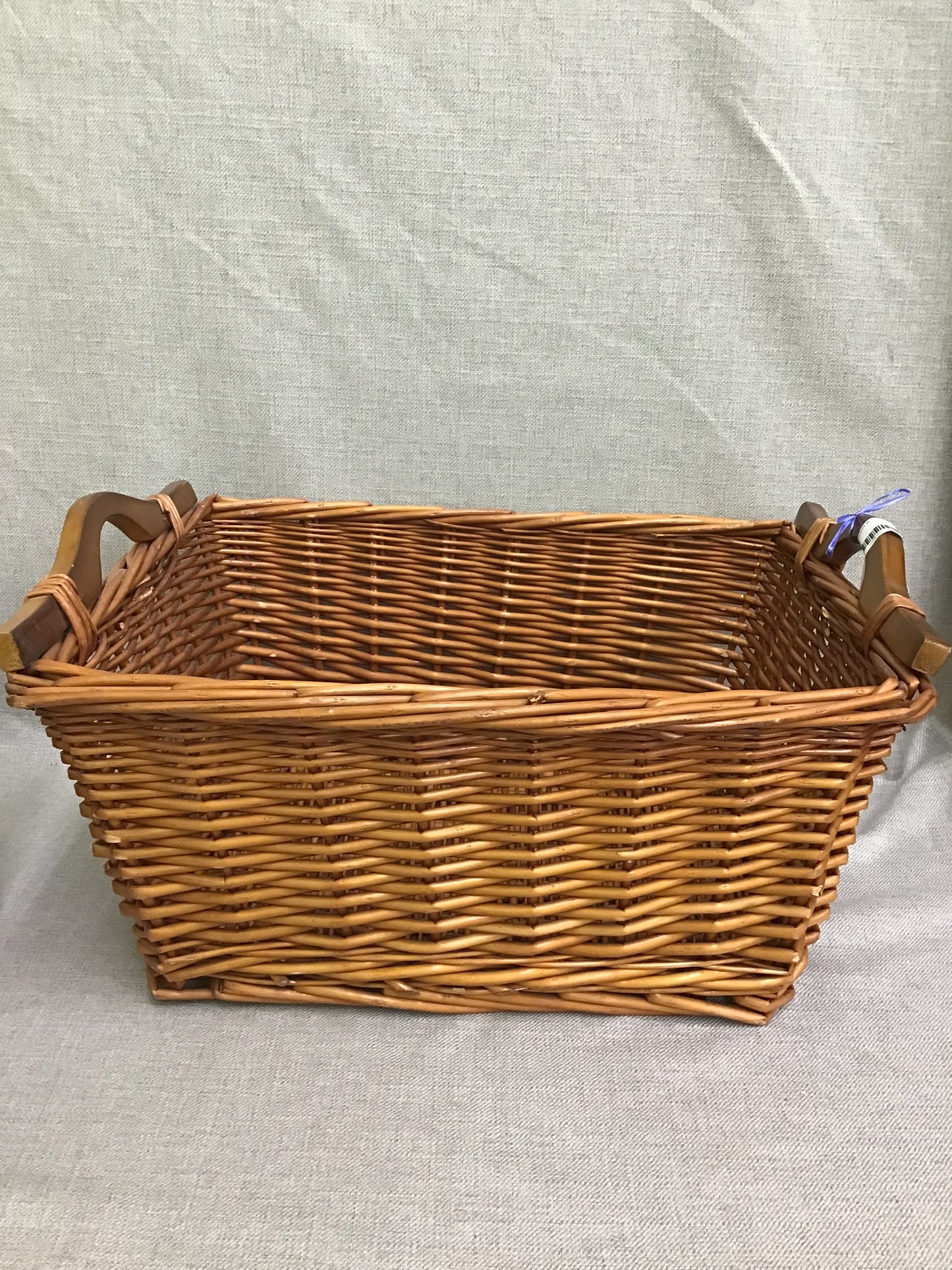 Wicker Basket w Handles