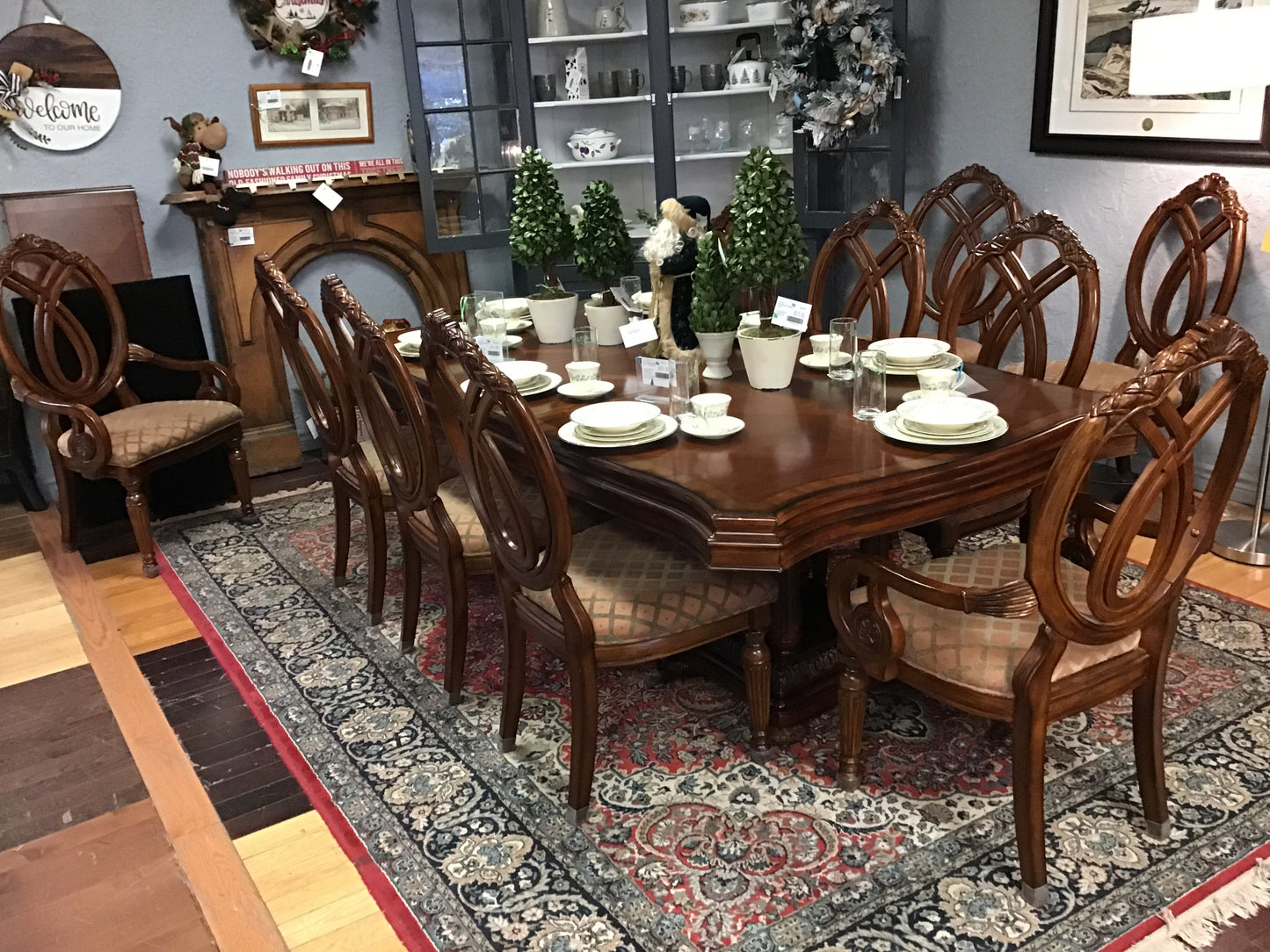 Gorgeous Dining Set w 10 Chairs