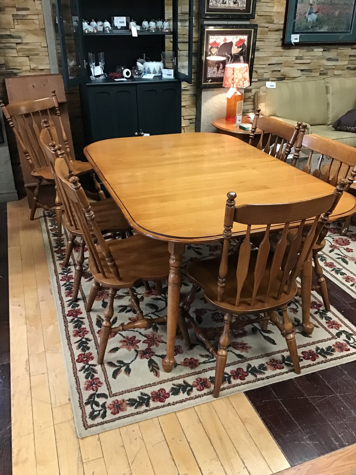 Maple Dining Set w 6 Chairs