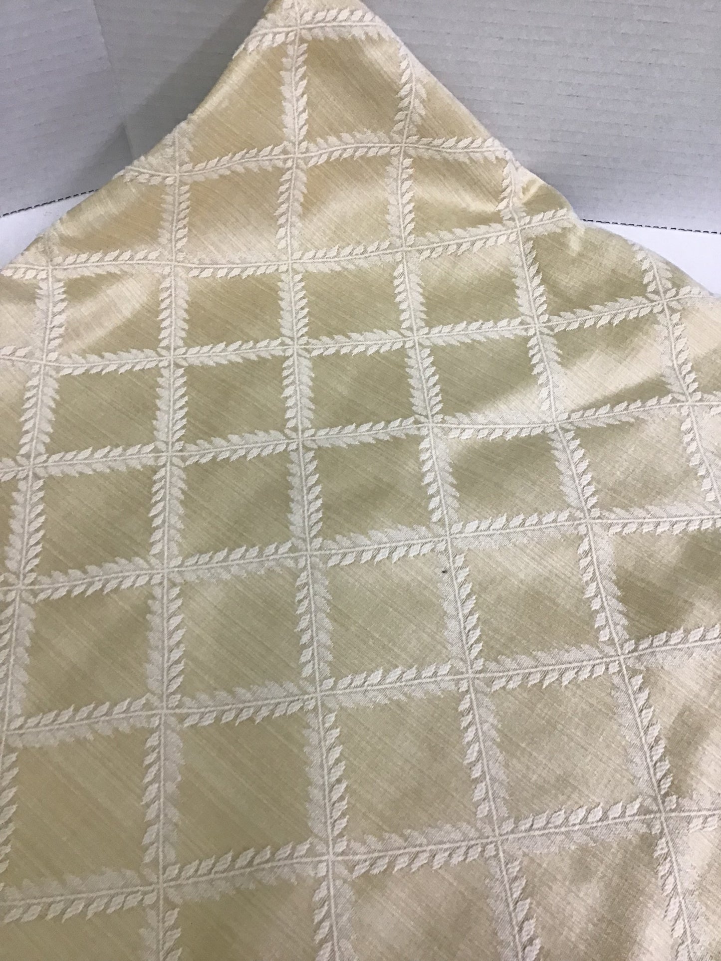 Lenox Gold Tablecloth