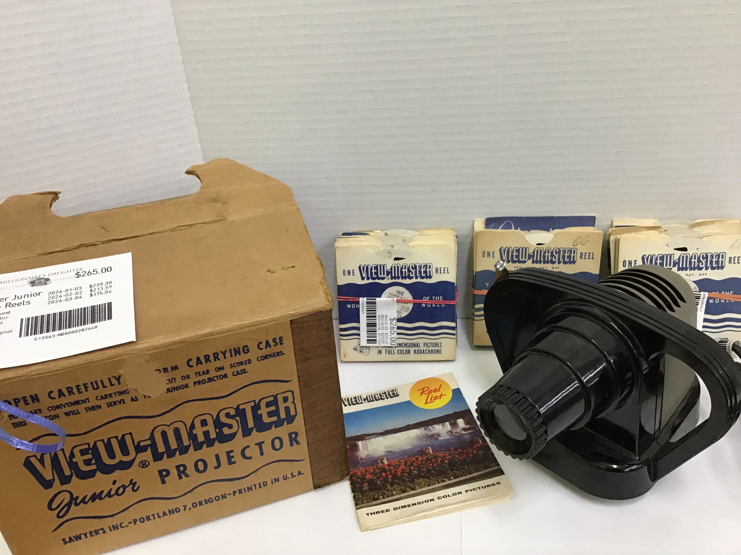 Vintage Viewmaster Junior Projector + Reels