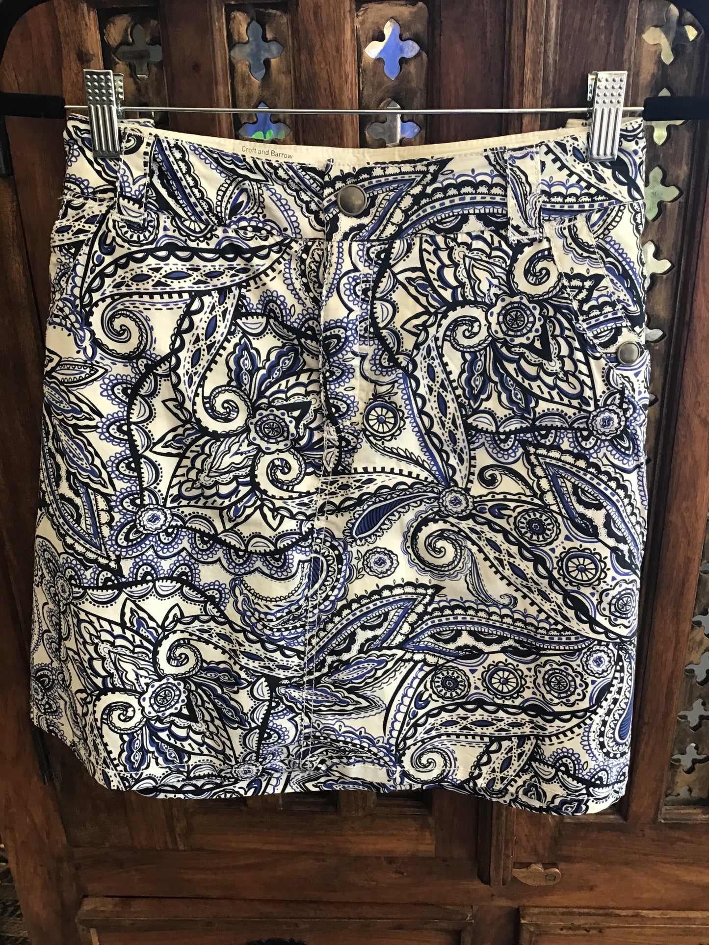 Croft and Barrow Skort With White And Blue Print.