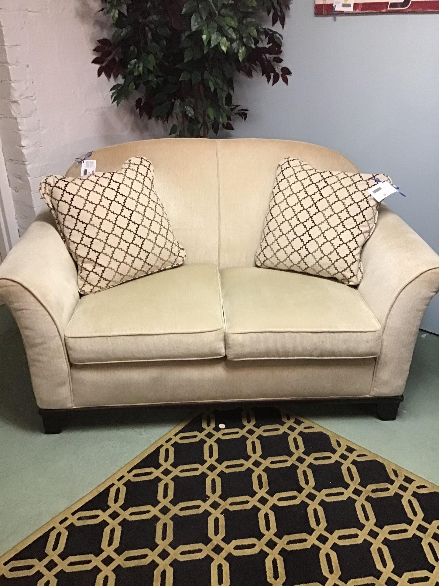 Trend-Line Upholstered Loveseat