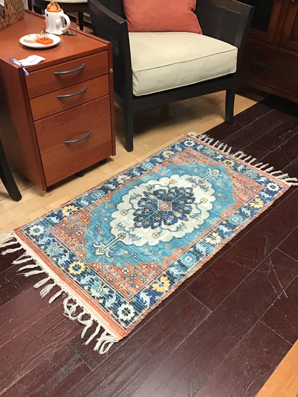 Safavieh 'Saffron Collection' Rug w Fringe