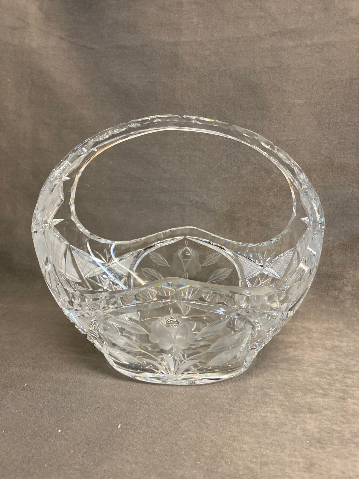 Crystal Basket - Frosted Roses