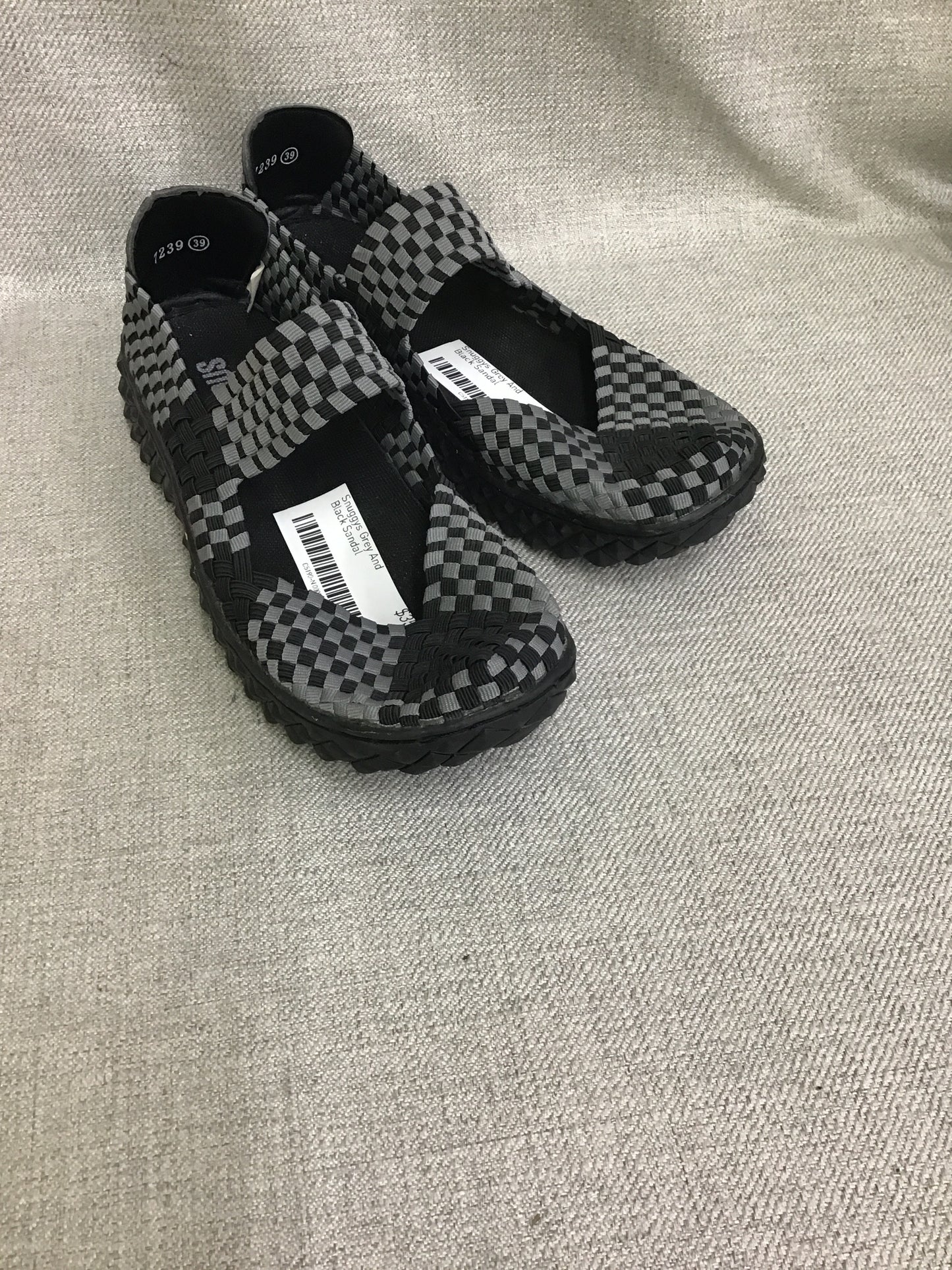 Snuggys Grey And Black Sandal