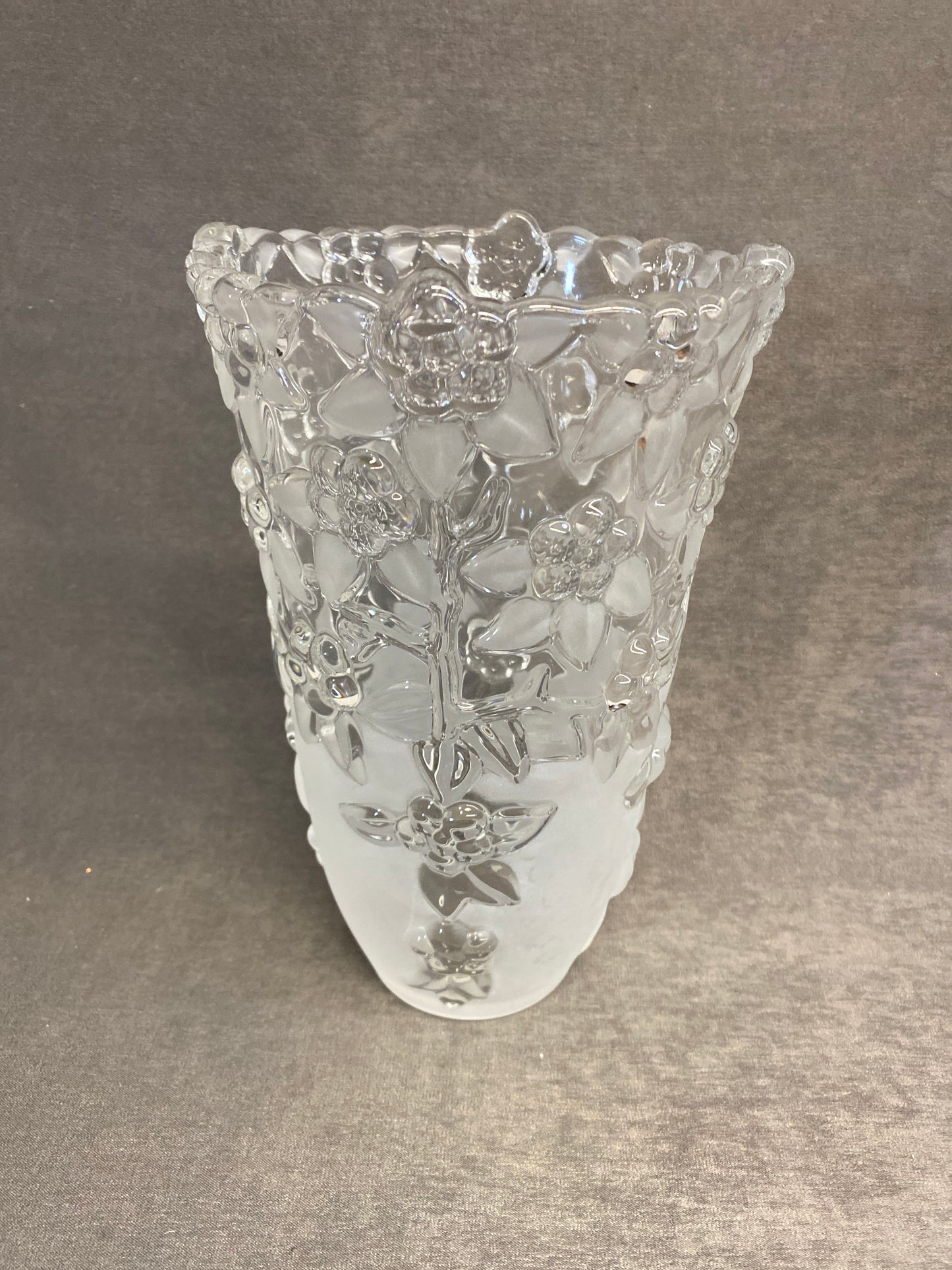 Mikasa "Carmen" Vase -9.5"