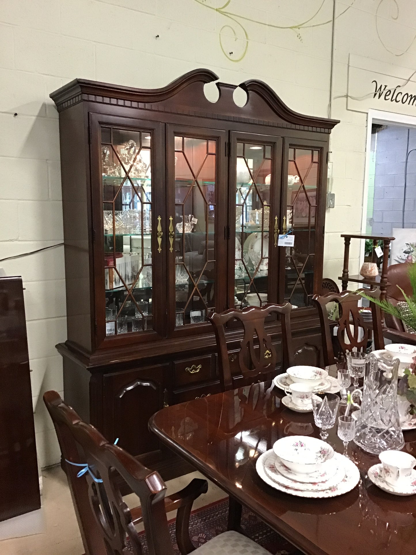 Thomasville 2PC China Cabinet