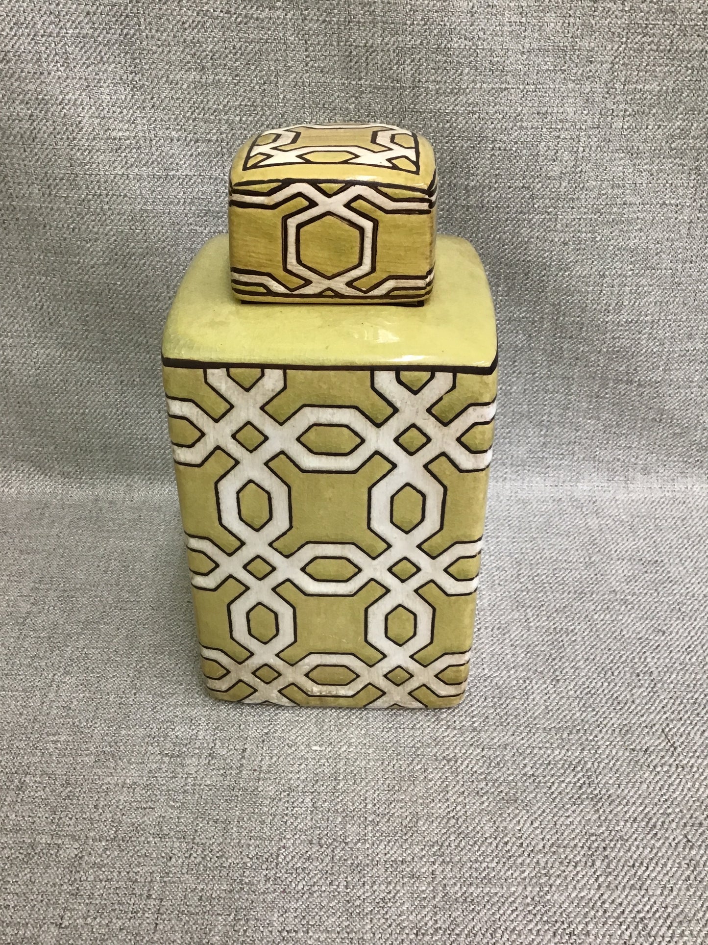 Decorative Ceramic Vase w Lid