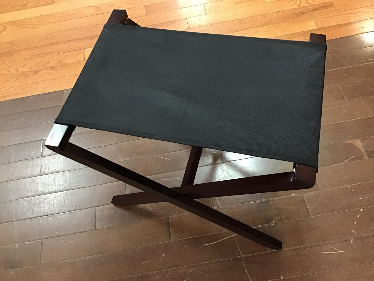 Dark Wood Luggage Stand