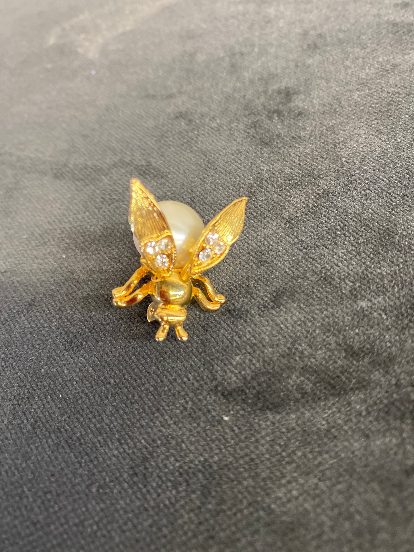 Brooch - Small Bee