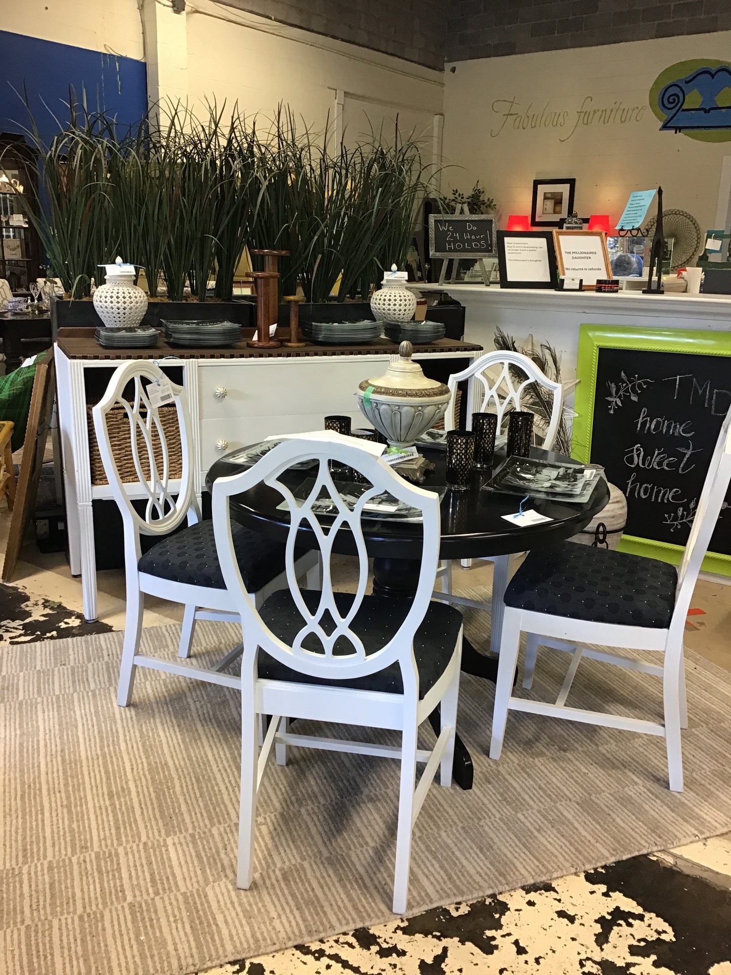 Round Dining Table & 4 Chairs