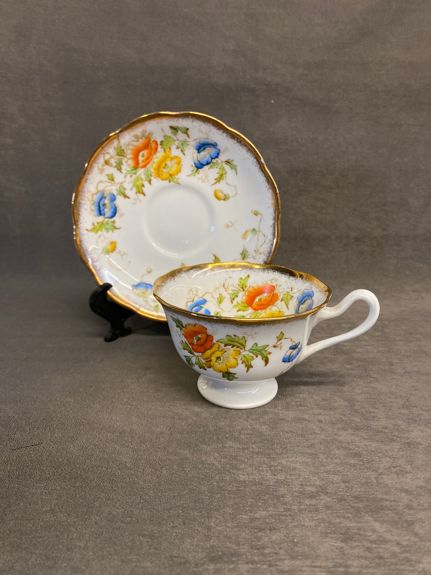 Royal Albert Teacup & Saucer - Poppies