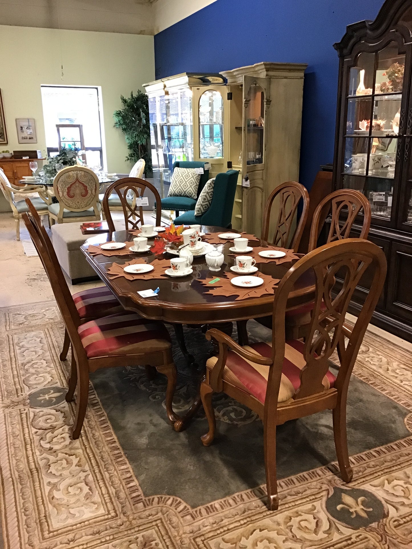 Oblong Dining Table & 6 Chairs