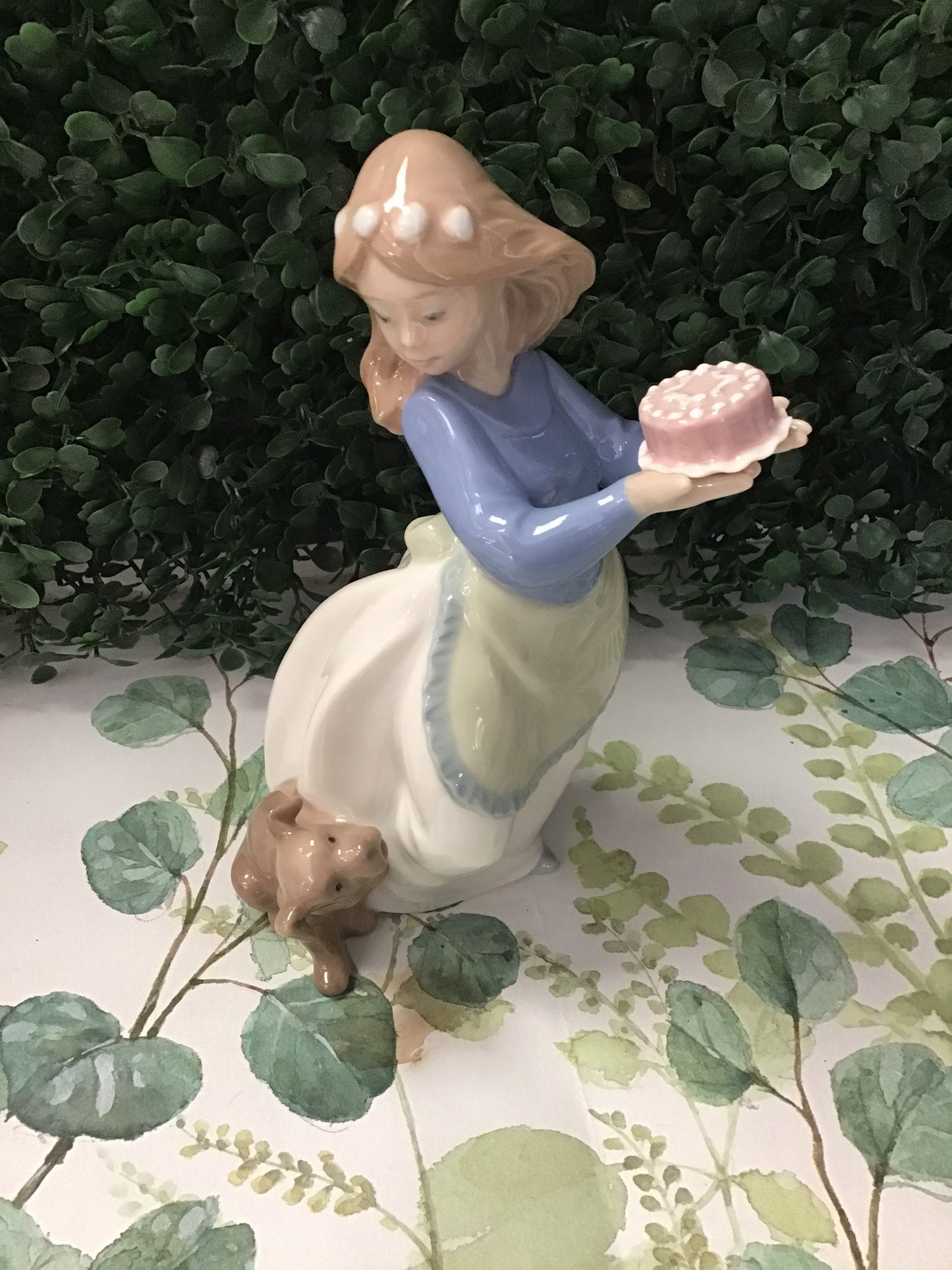 Nao by Lladro Figurine 'Puppy’s Birthday'