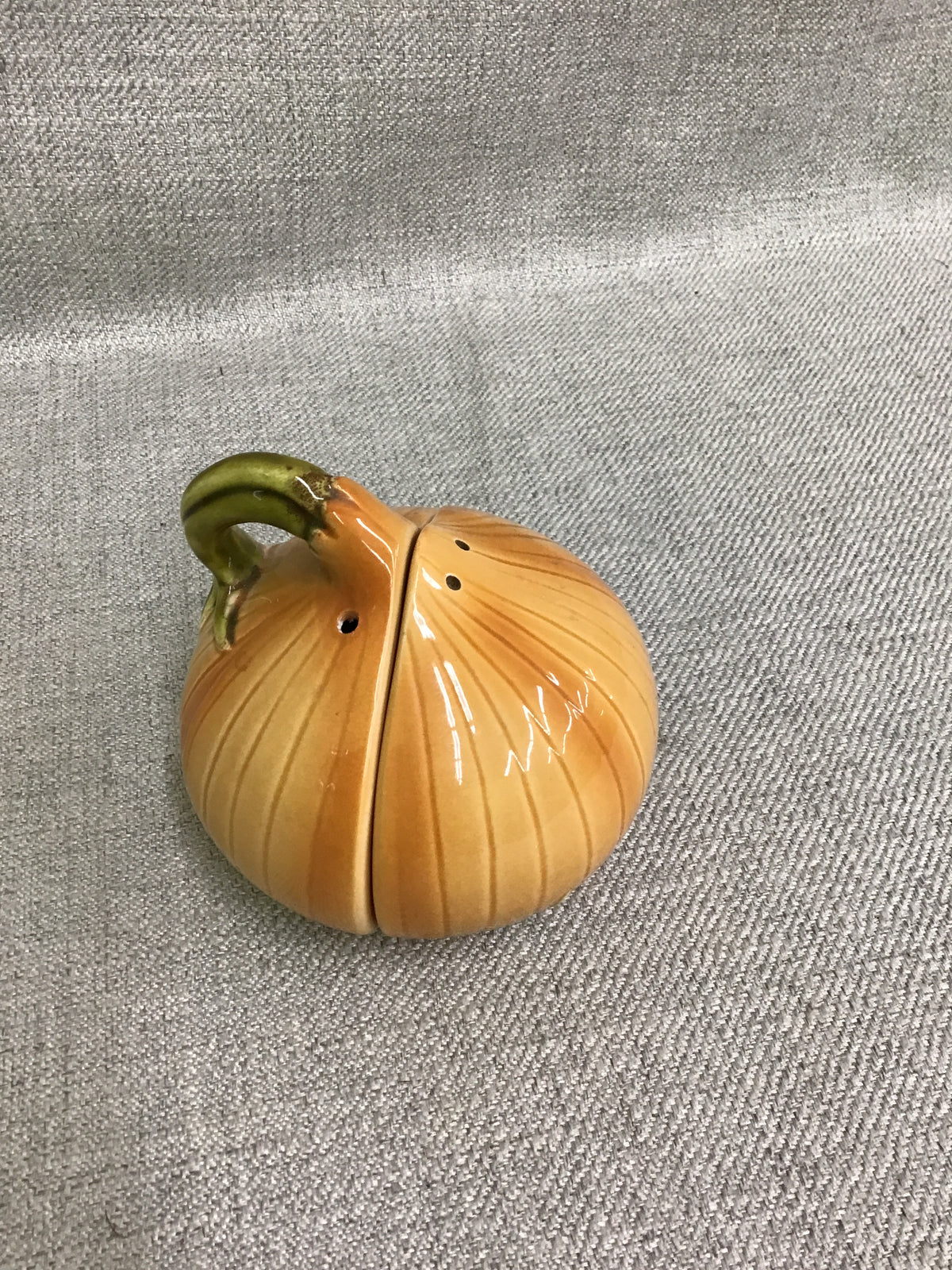 2 Piece Onion Salt & Pepper Shakers