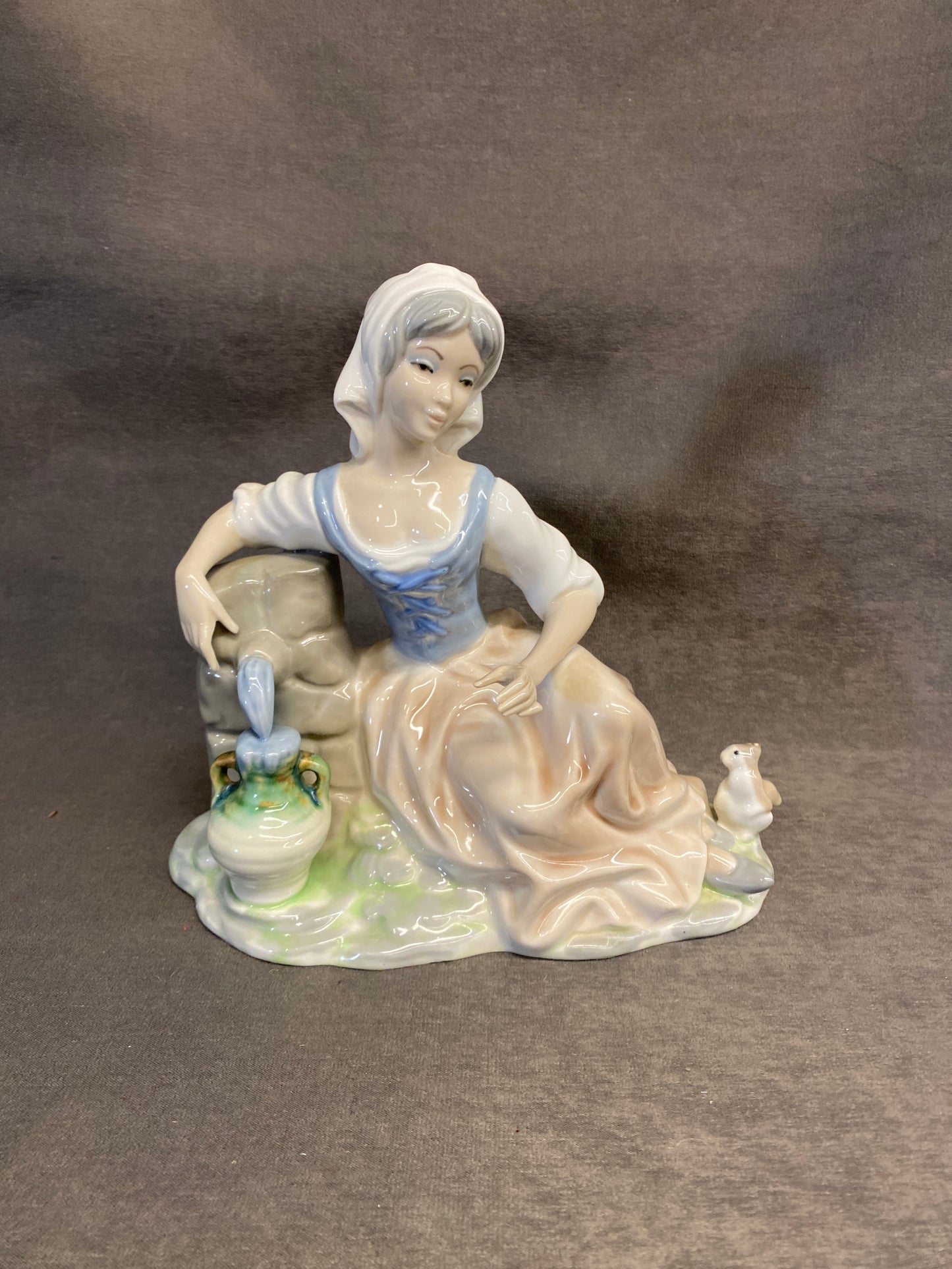Tengra Figurine - Woman By Well