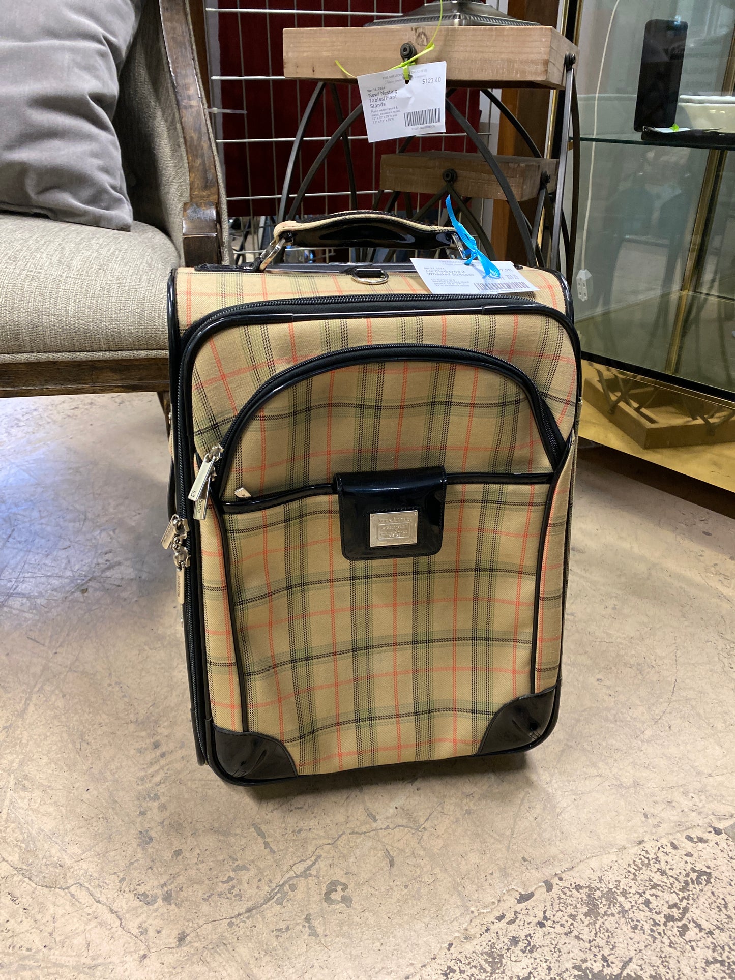 Liz Claiborne 2 Wheeled Suitcase