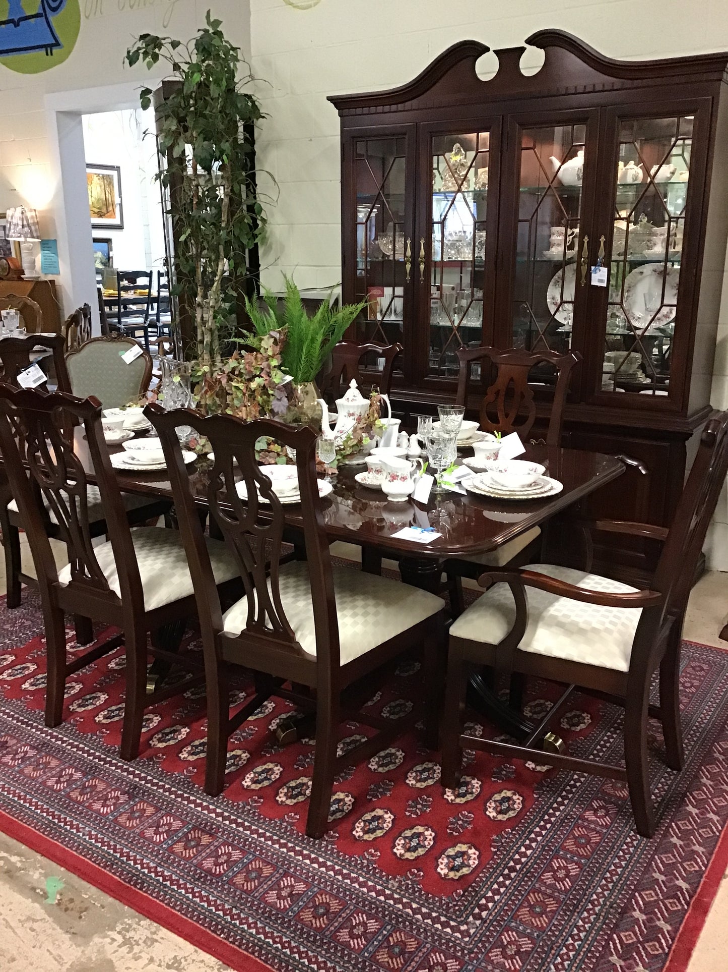 Thomasville Dining Table & 6 Chairs