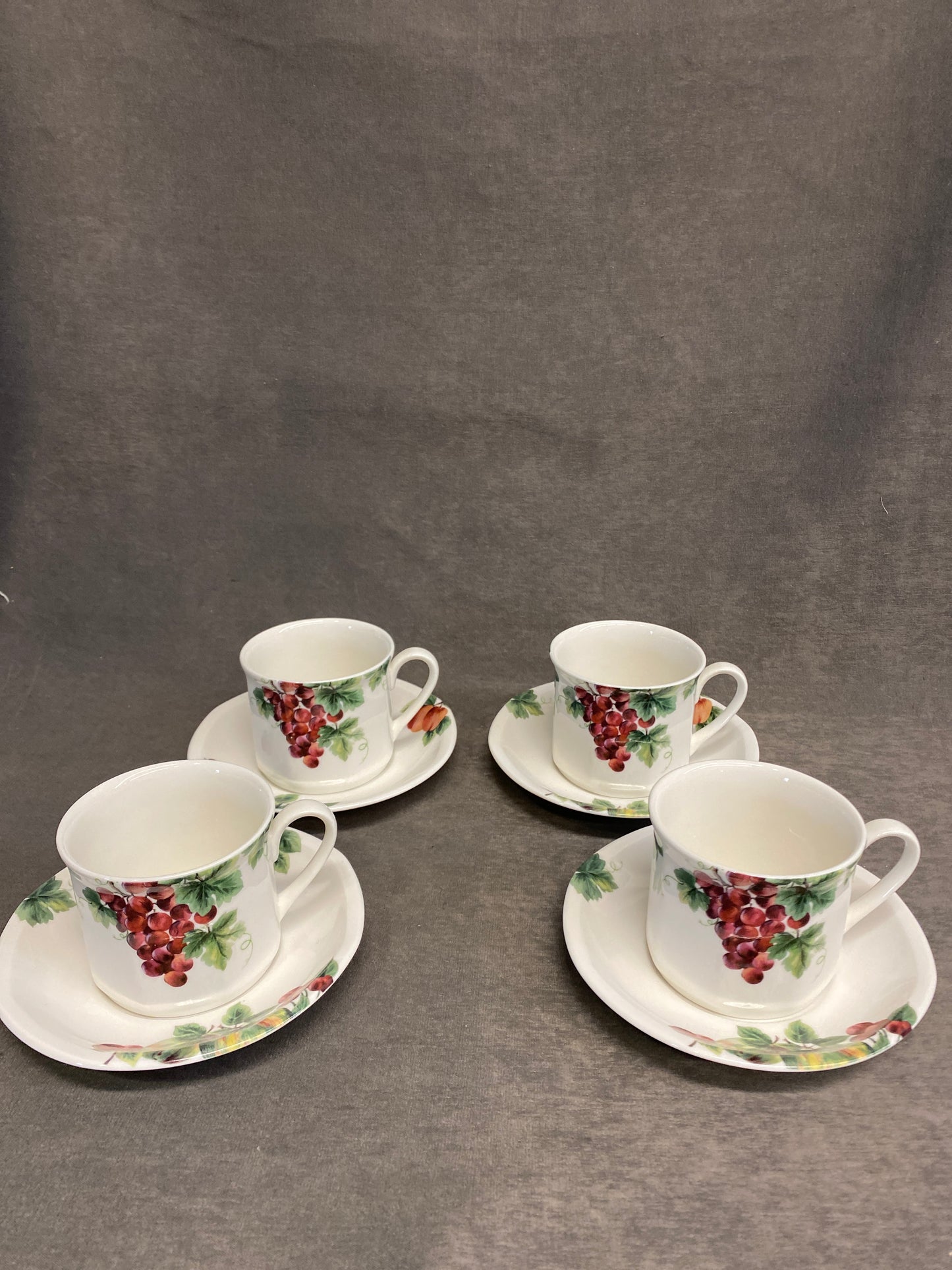 Set 4 Royal Doulton Cups & Saucers