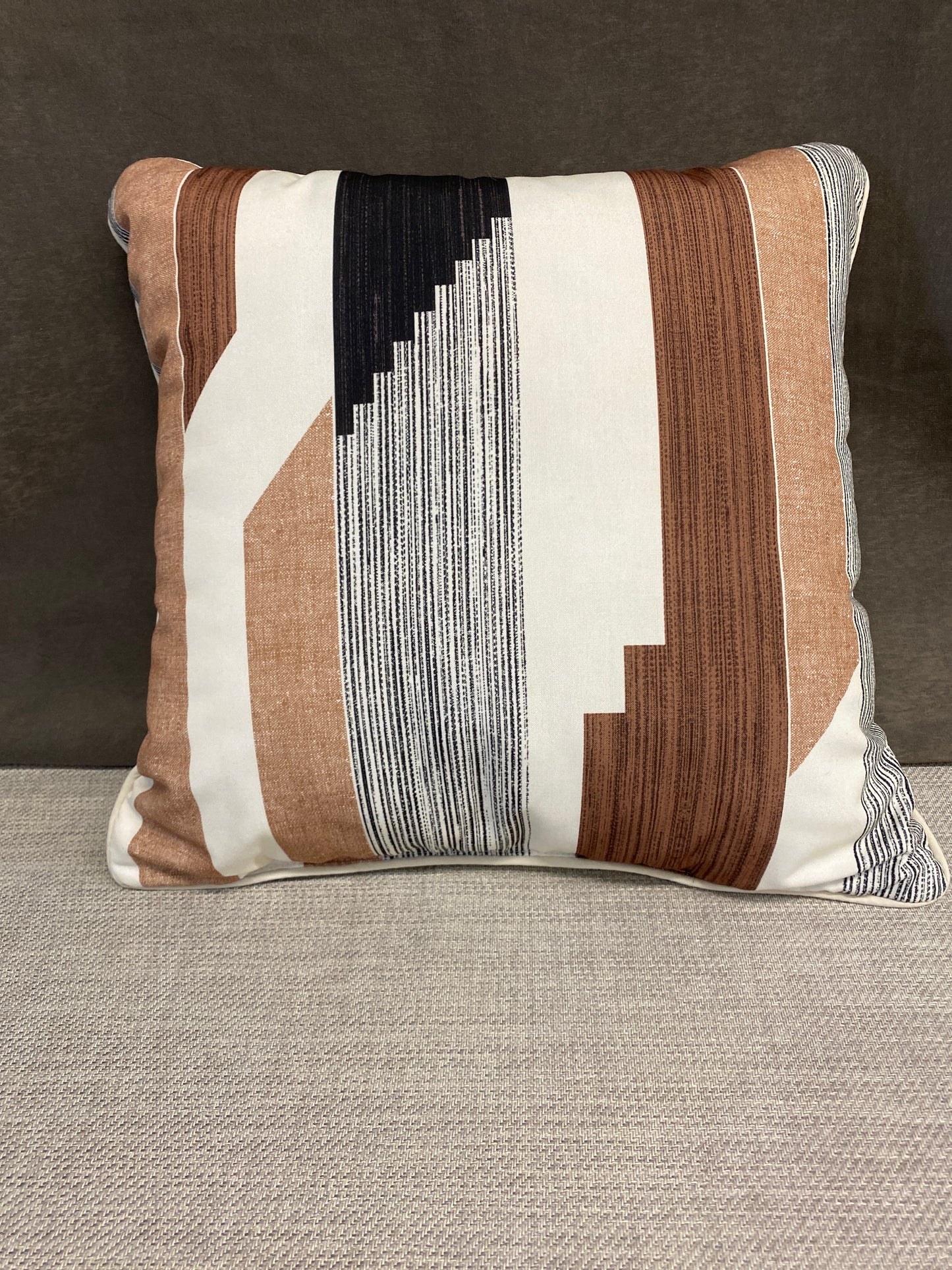 Cushion - Cream/Brown/Black