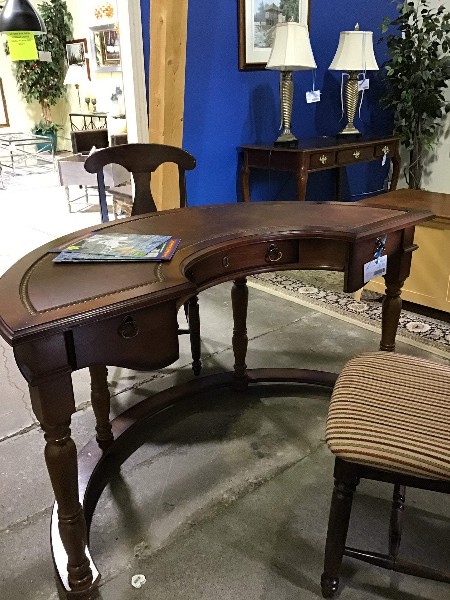 Demi-Lune Desk