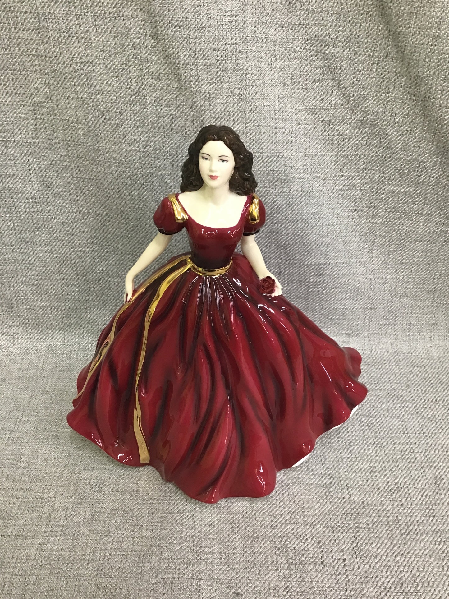 Royal Doulton "Treasured Memories"