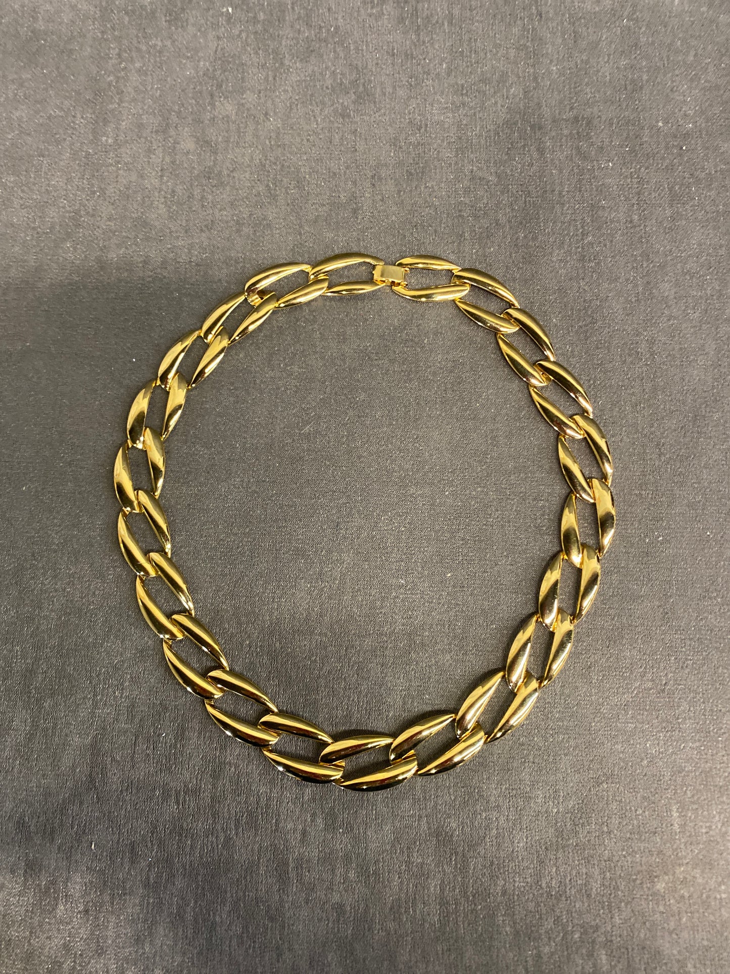 Necklace - Gold tone