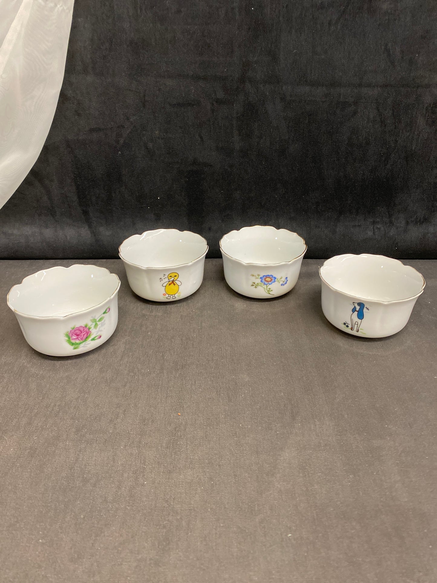 Set 4 Vintage Children's Bowls