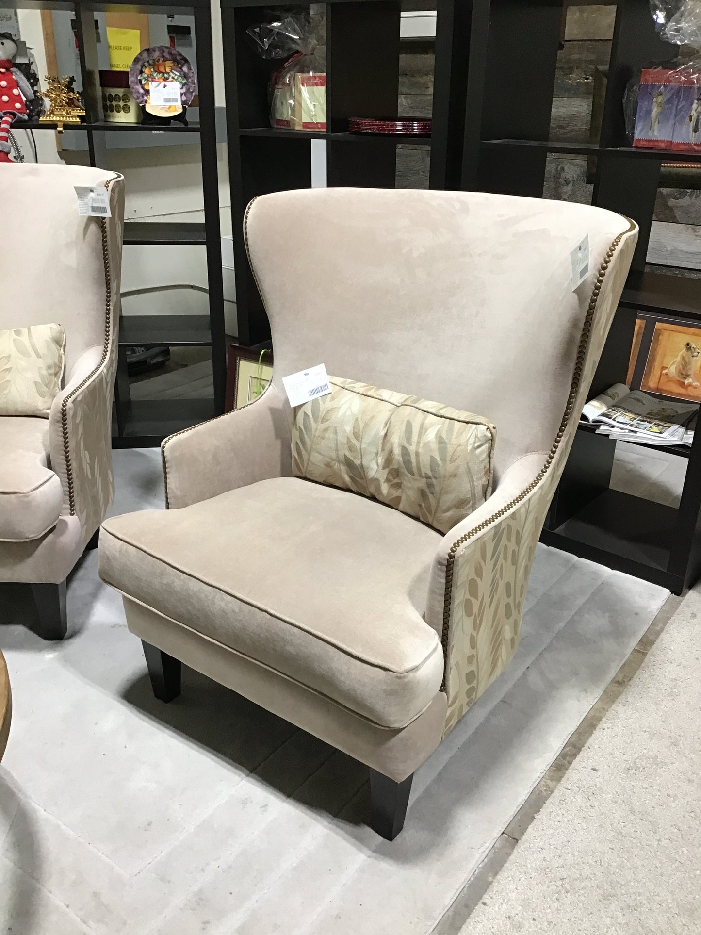 "Vicky" Accent Chair & Toss Cushion