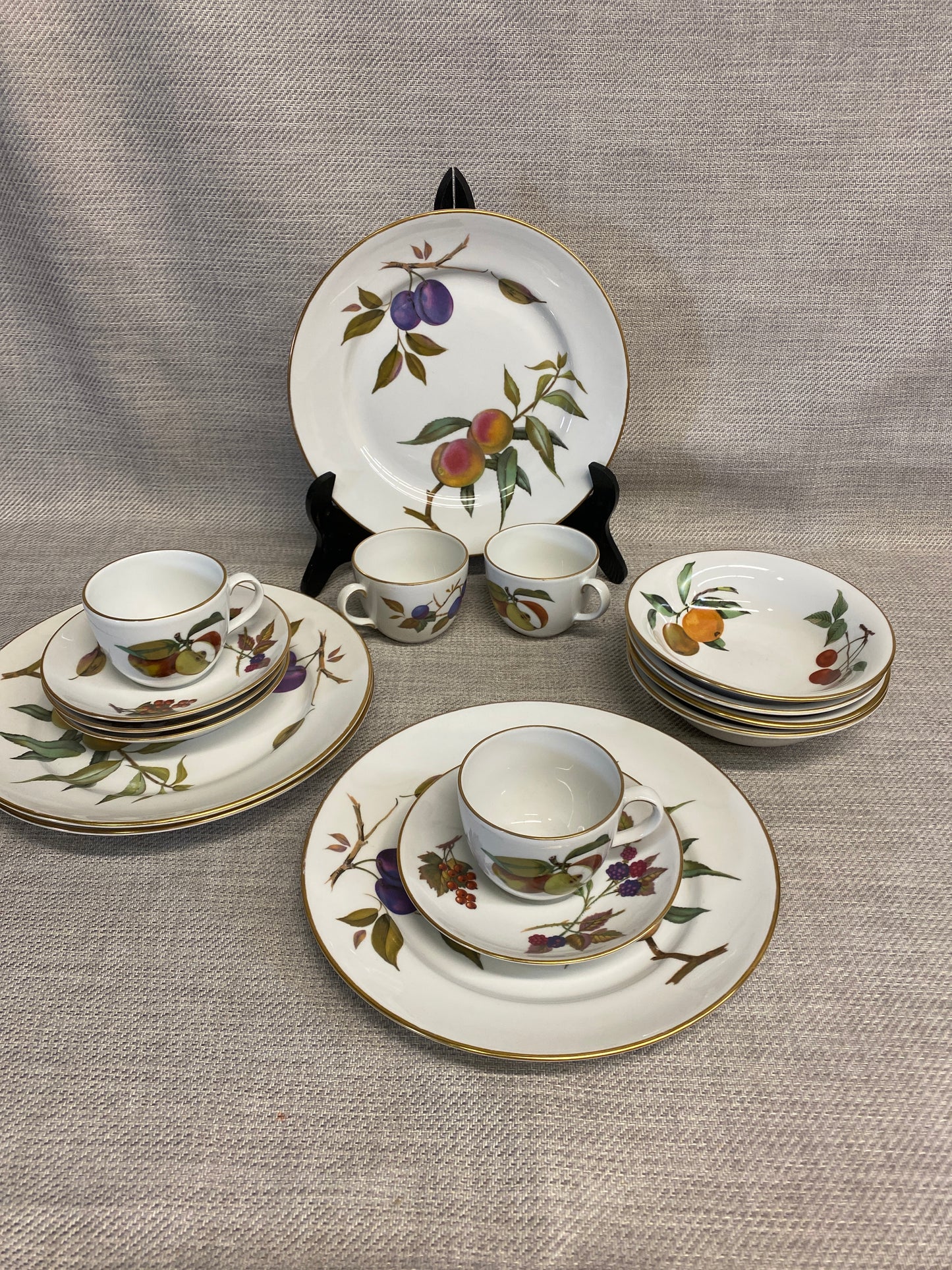 Evesham Dishes 4PC Setting For 4
