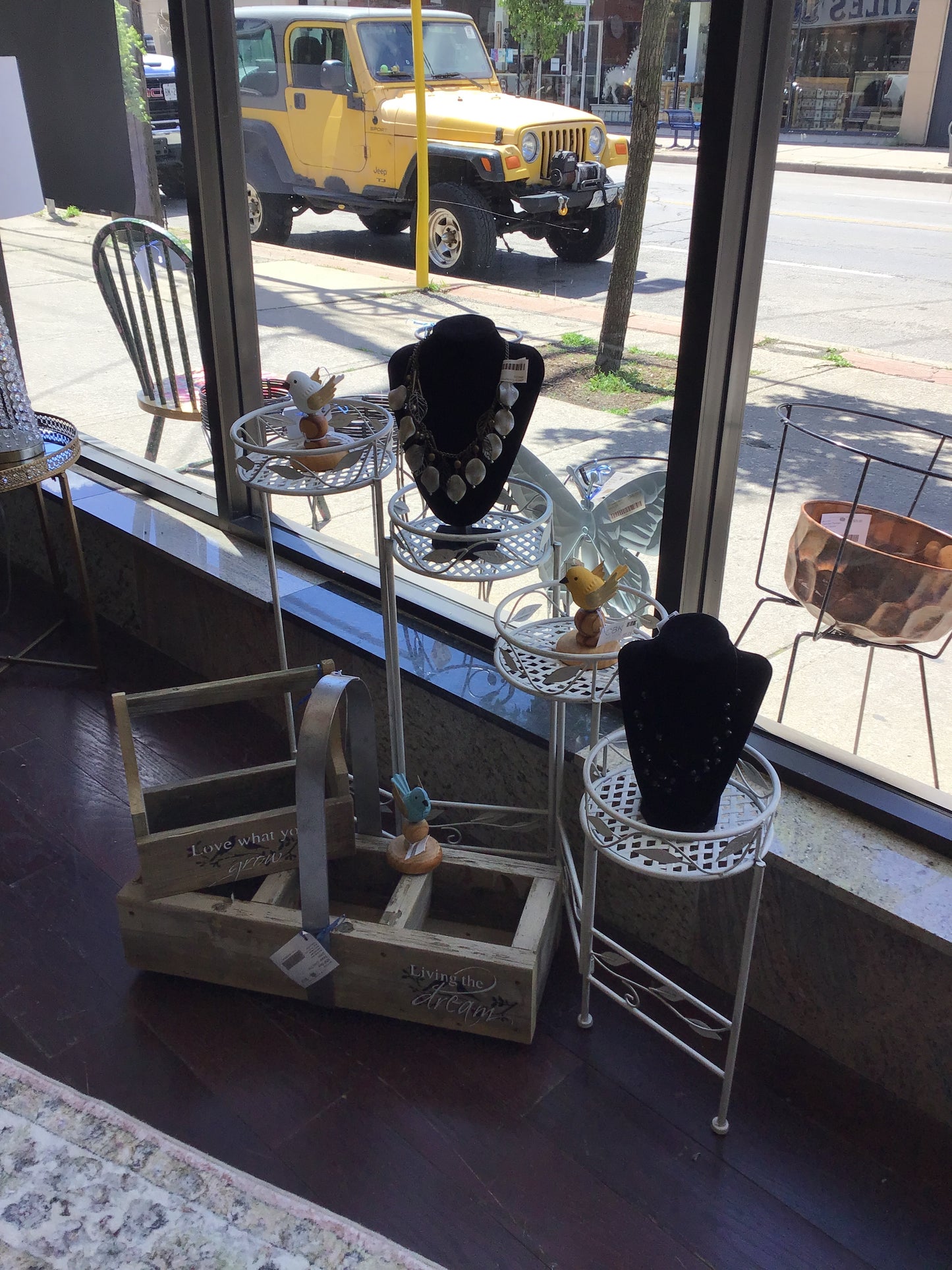 White Metal 4 Tier Planter