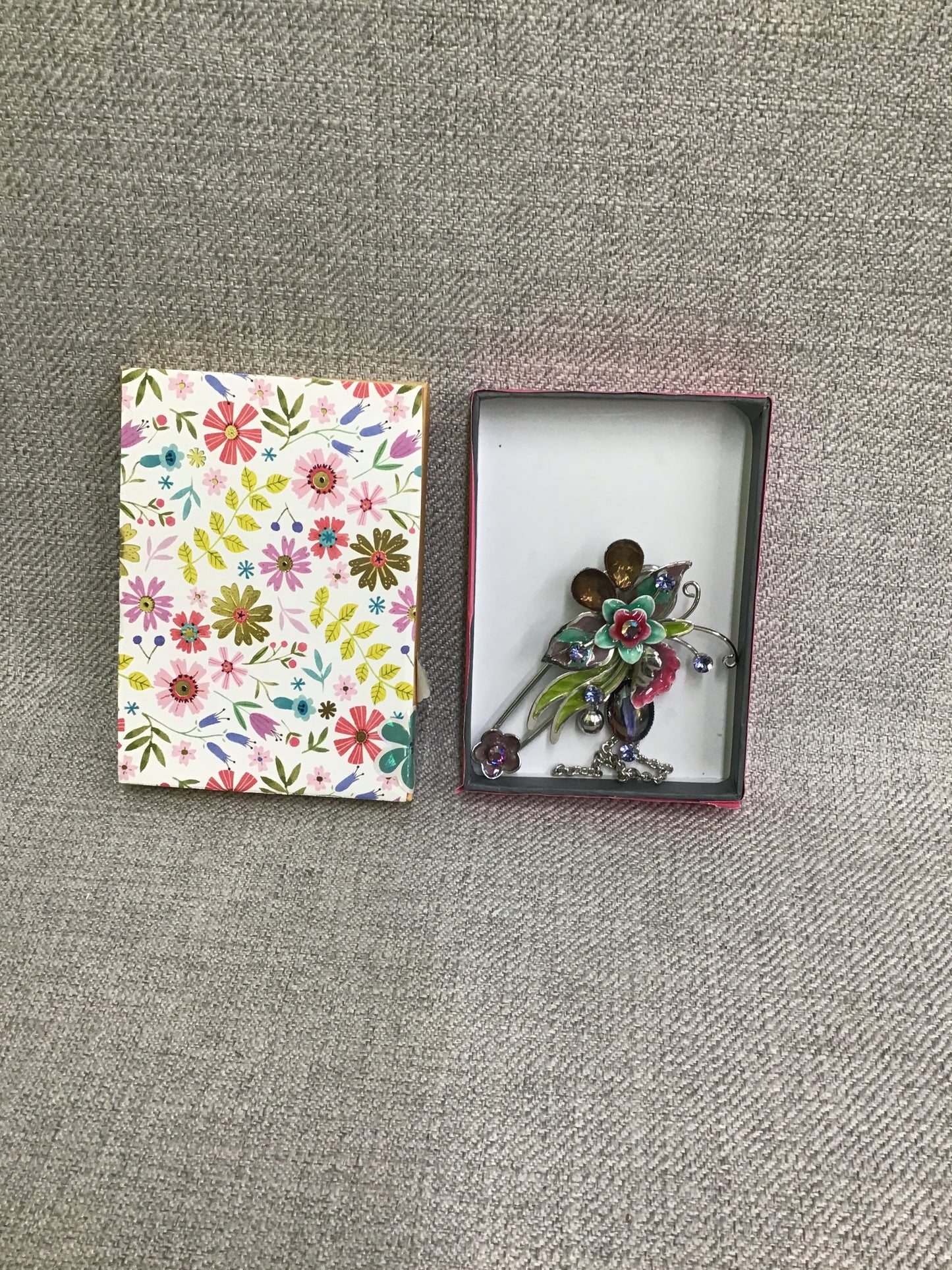 Pretty Ladies Brooch