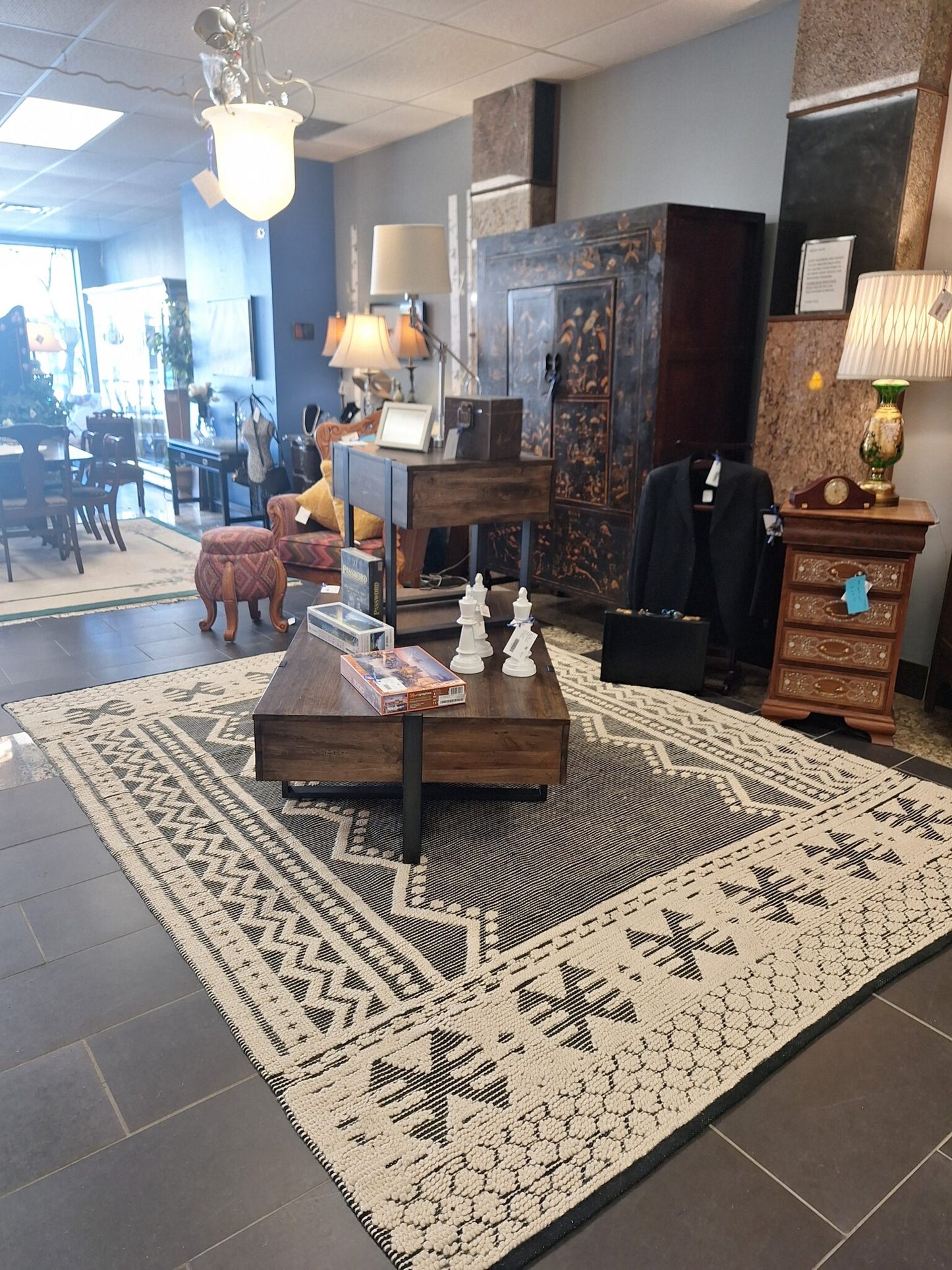 Modern Wool Rug- Black & White