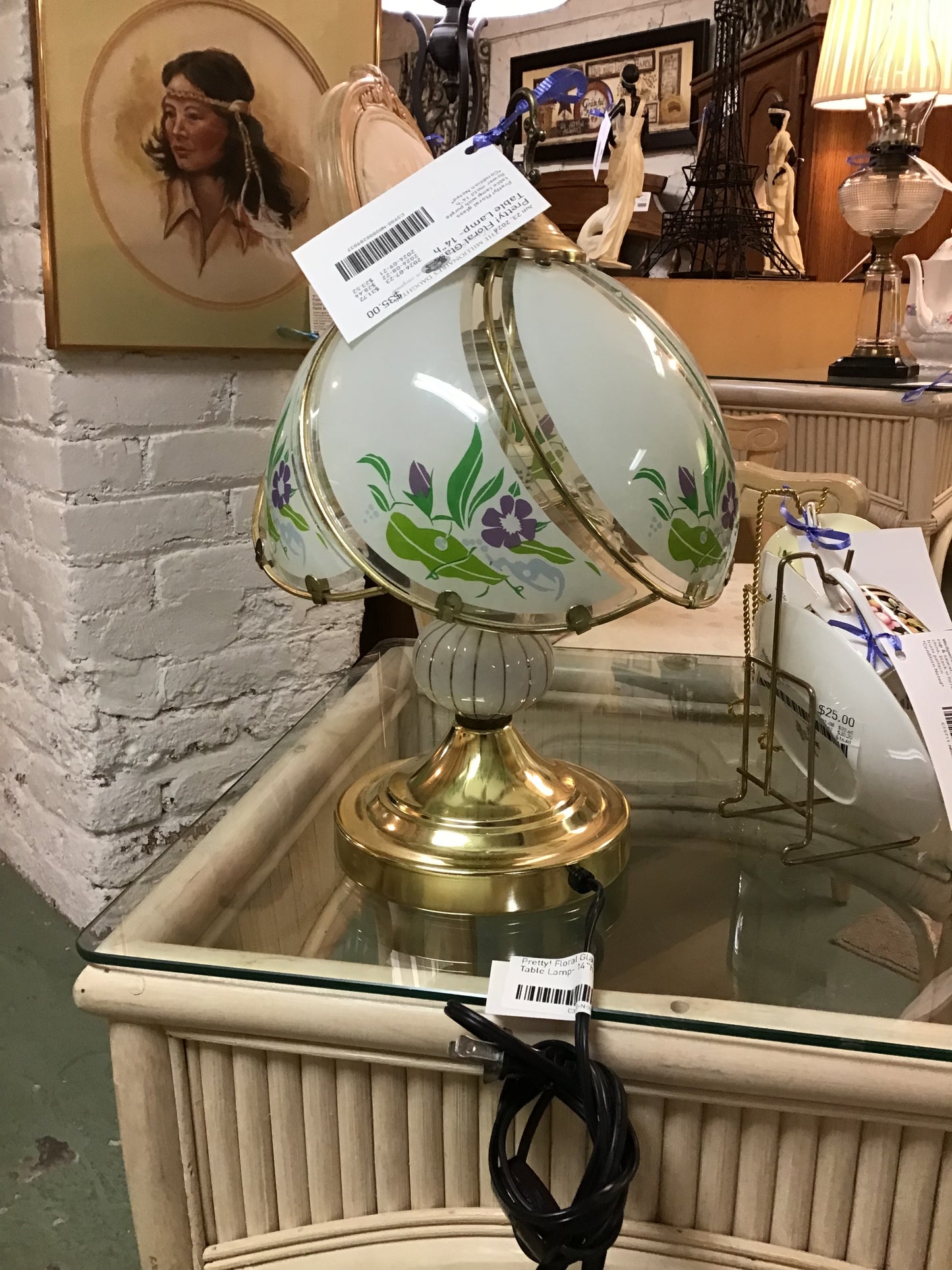 Pretty! Floral Glass Table Lamp- 14"h