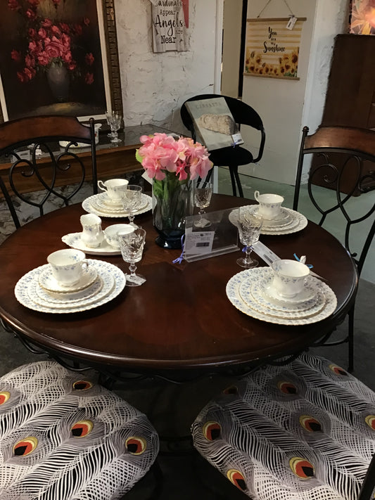 Royal Albert 'Memory Lane' 4 Place Set