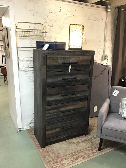 'Drystan' Chest Ashley Furniture