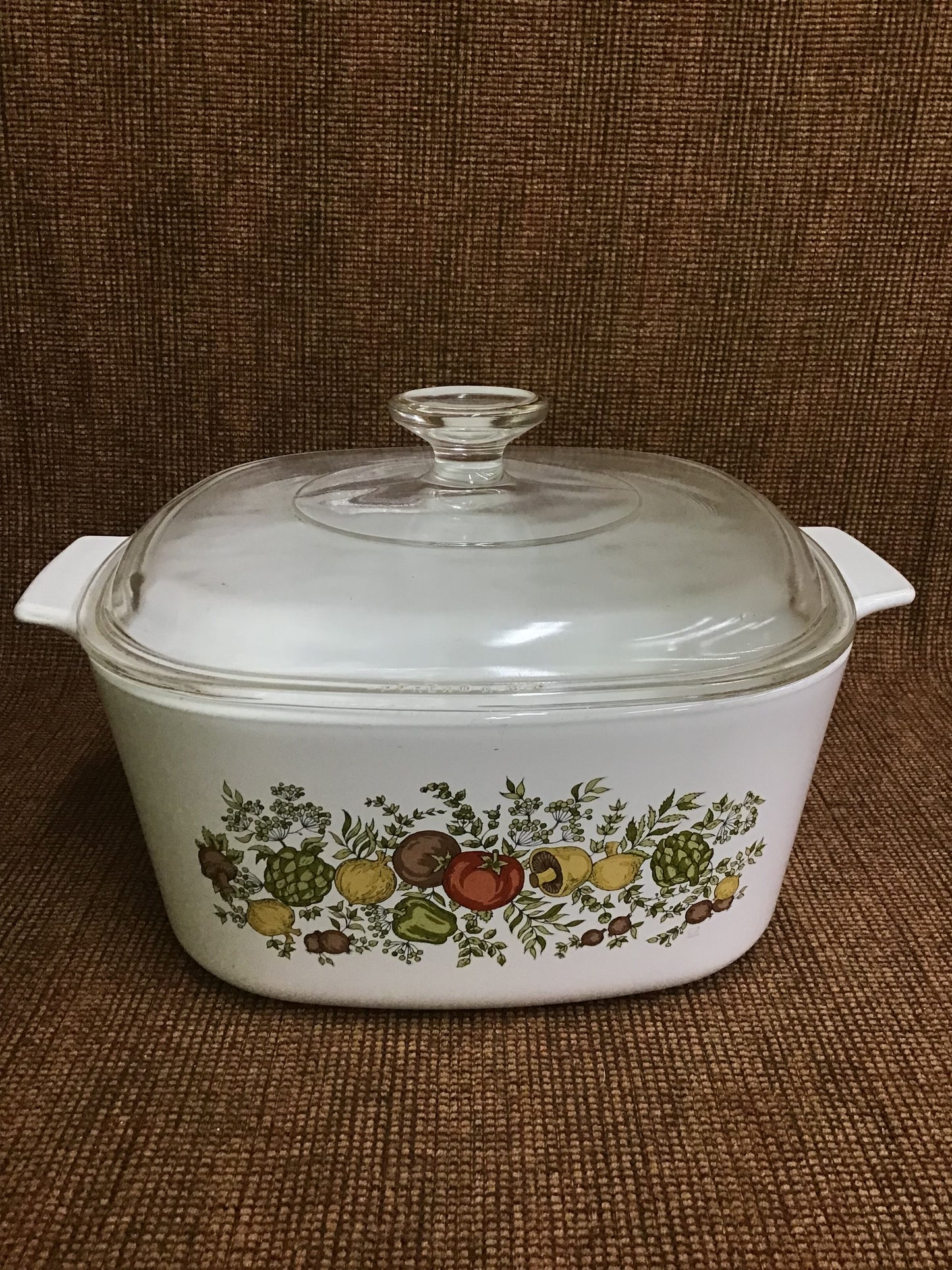 Corningware 'Spice of Life' Casserole Dish w Lid