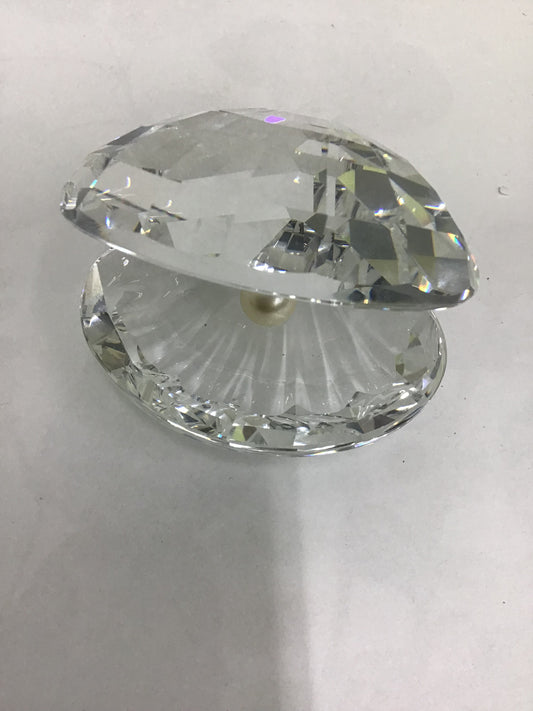 Swarovski Crystal - Oyster w/ Pearl