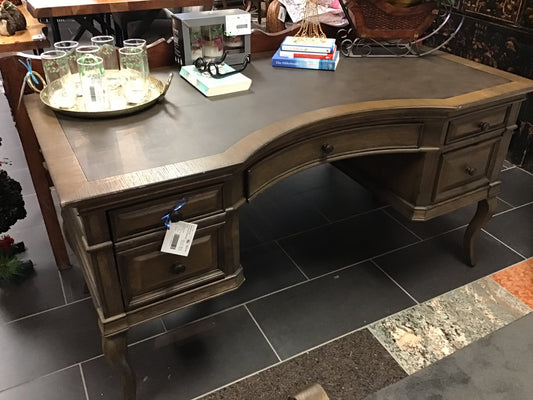 Aspenhome Furniture Pedestal Desk