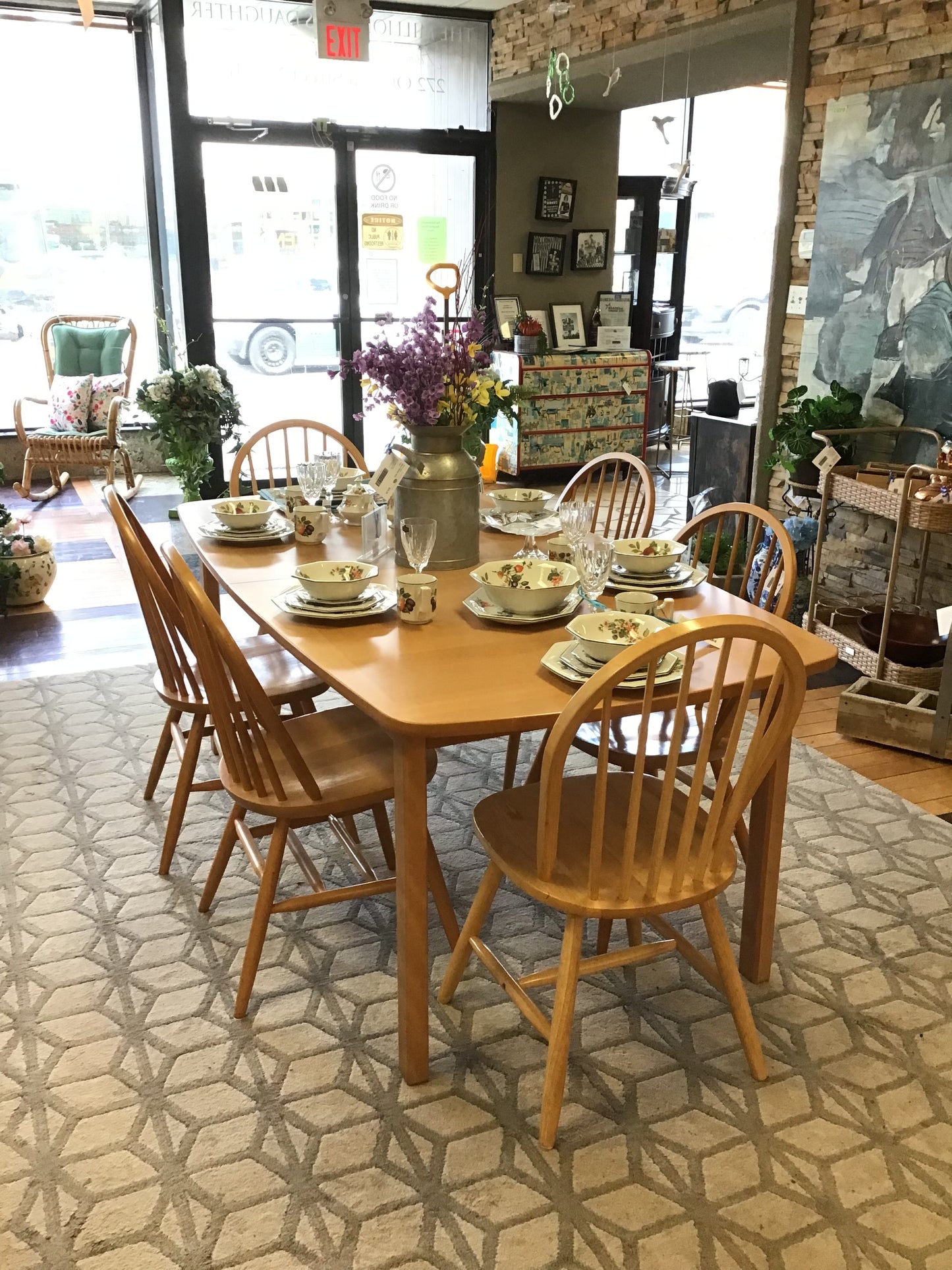 Light Wood Dining Set w Chairs