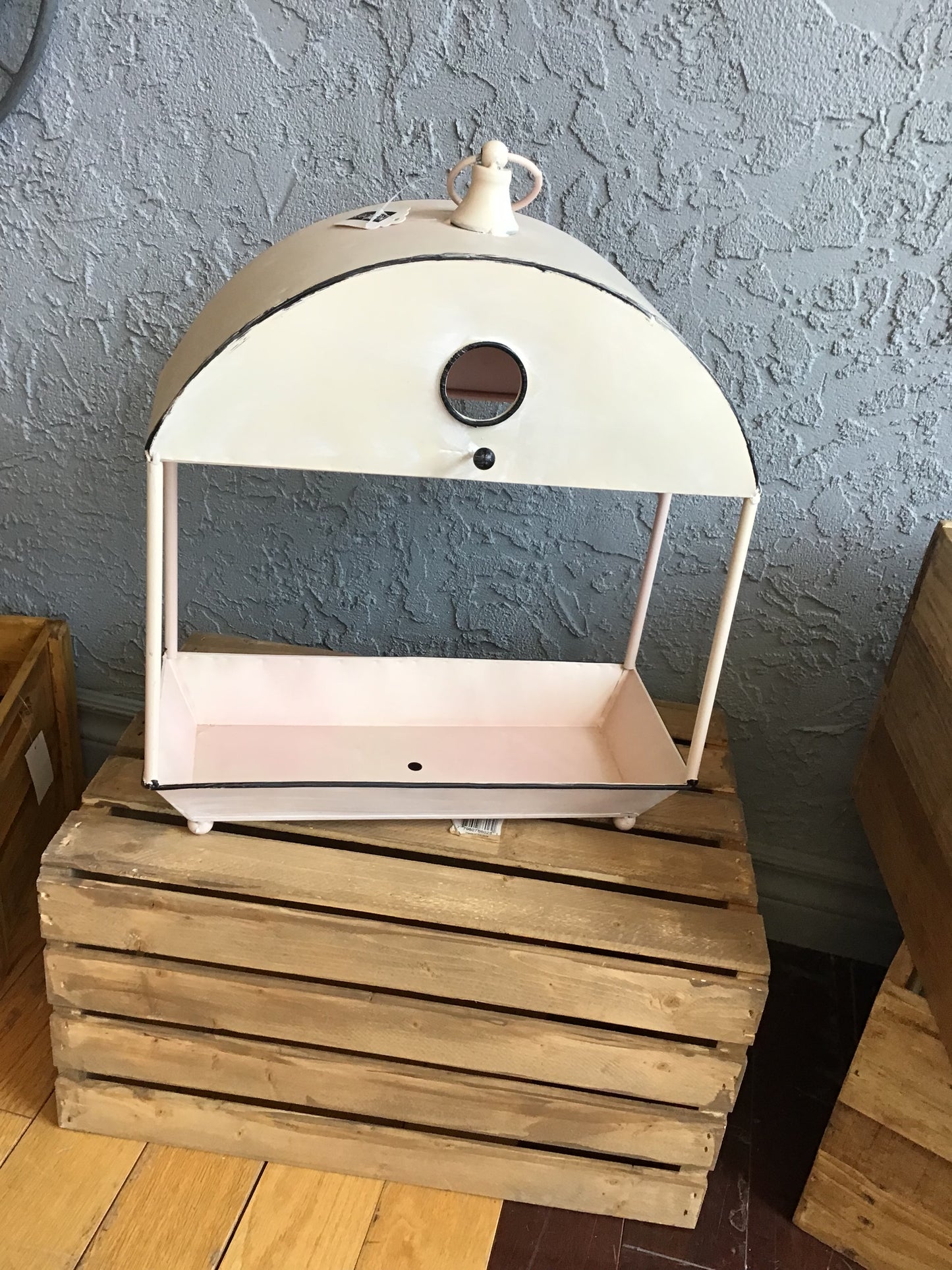 New! Cute Metal Bird Feeder