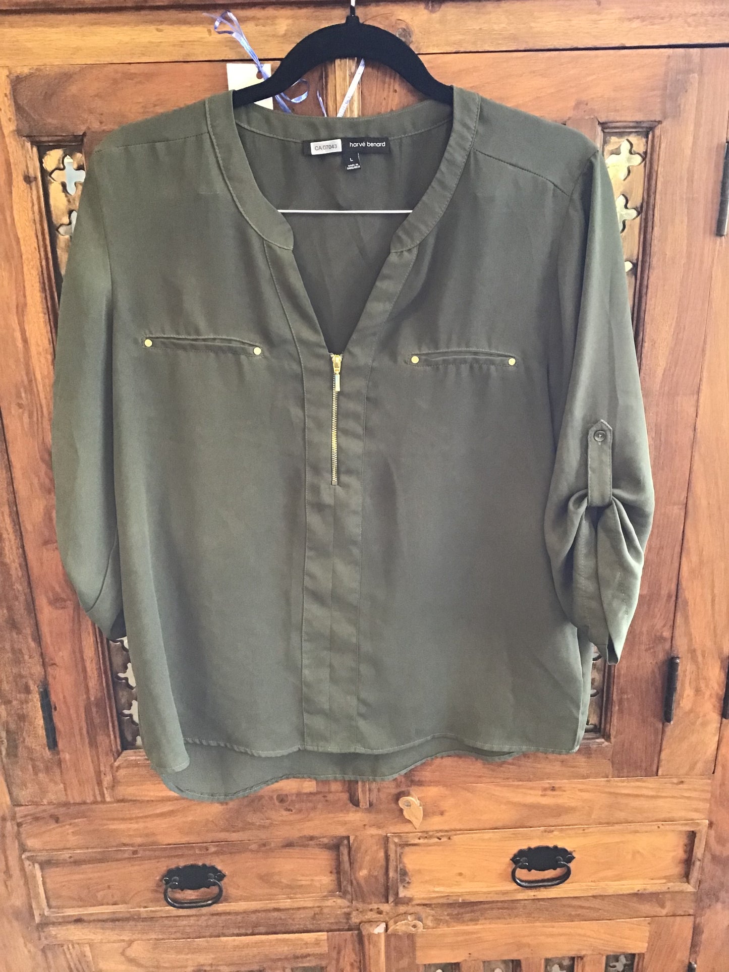 Green 1/4 length sleeve top