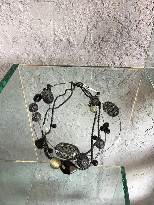 Pretty! Black Beaded Necklace