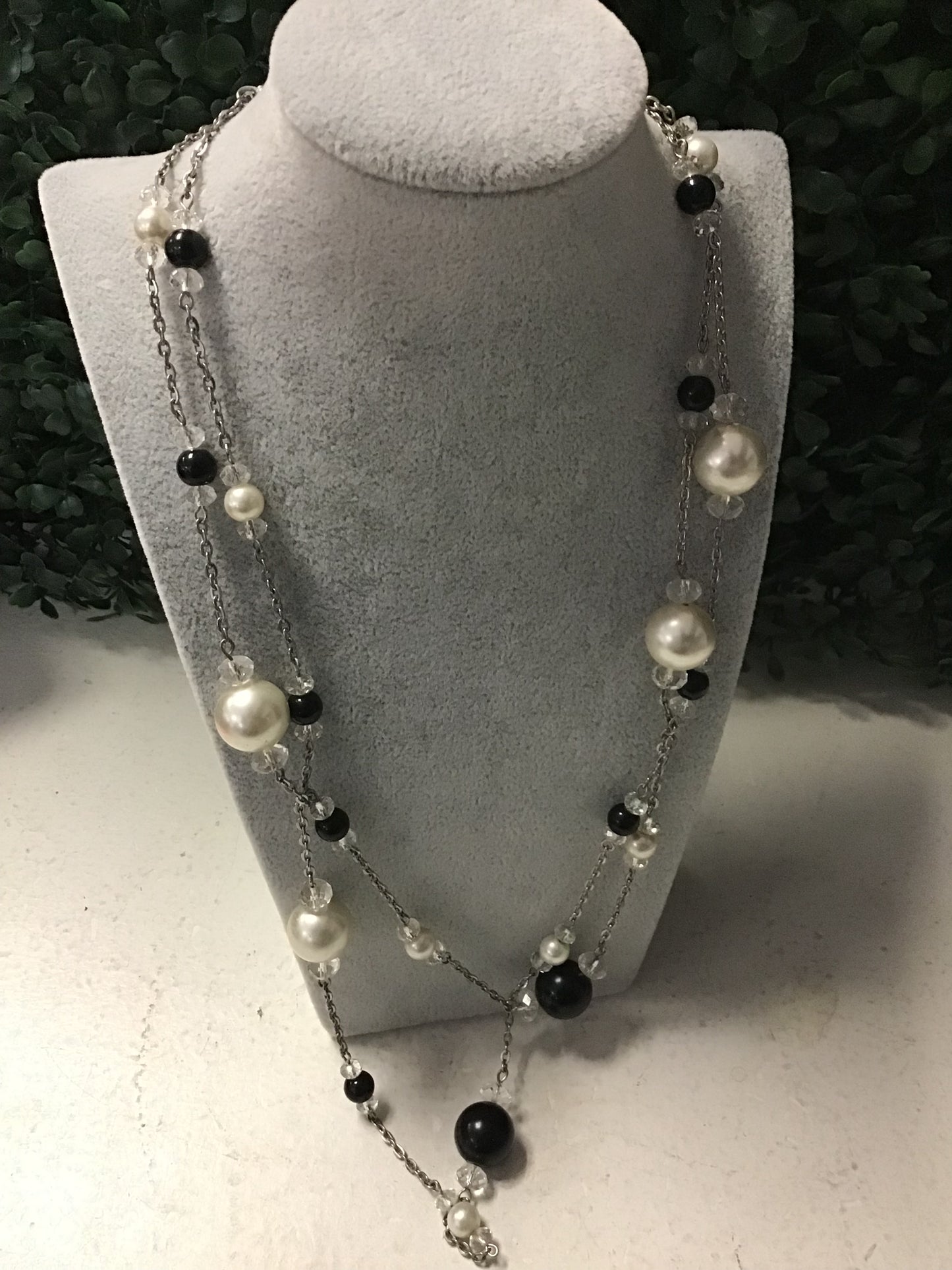 Long Necklace With Black And White Beads
