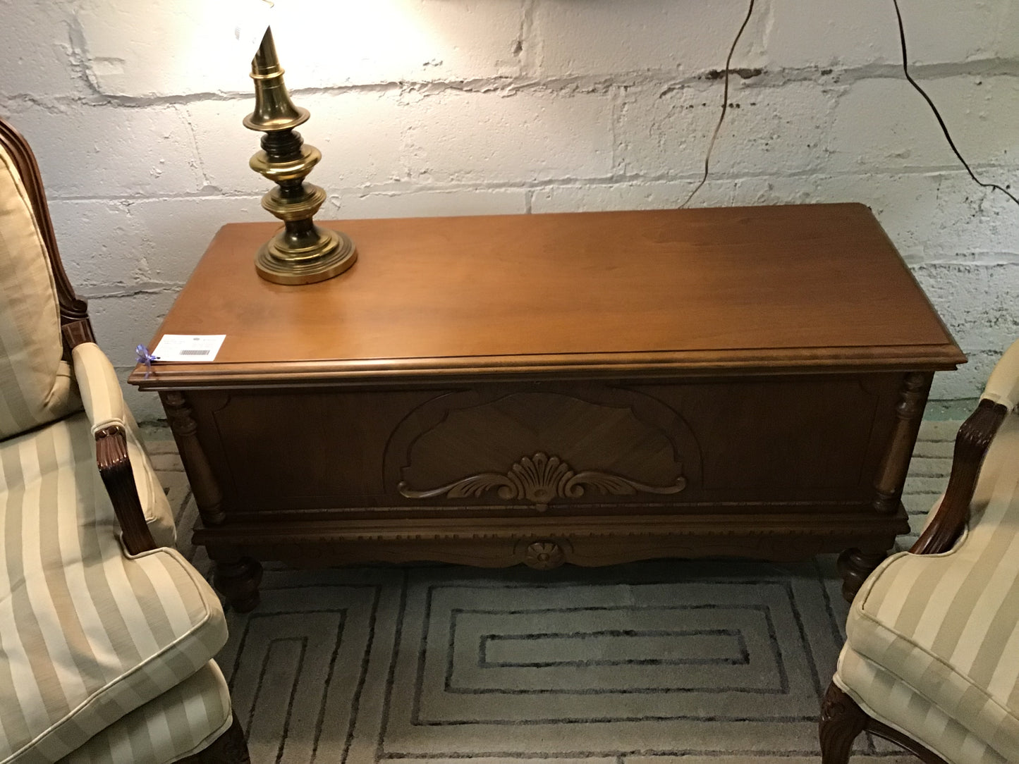 Knechtel Lane Cedar Trunk