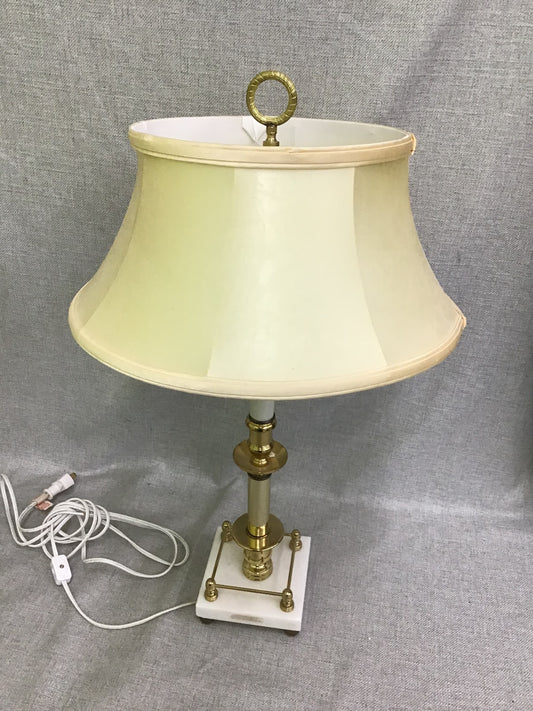 Traditional Style Lamp