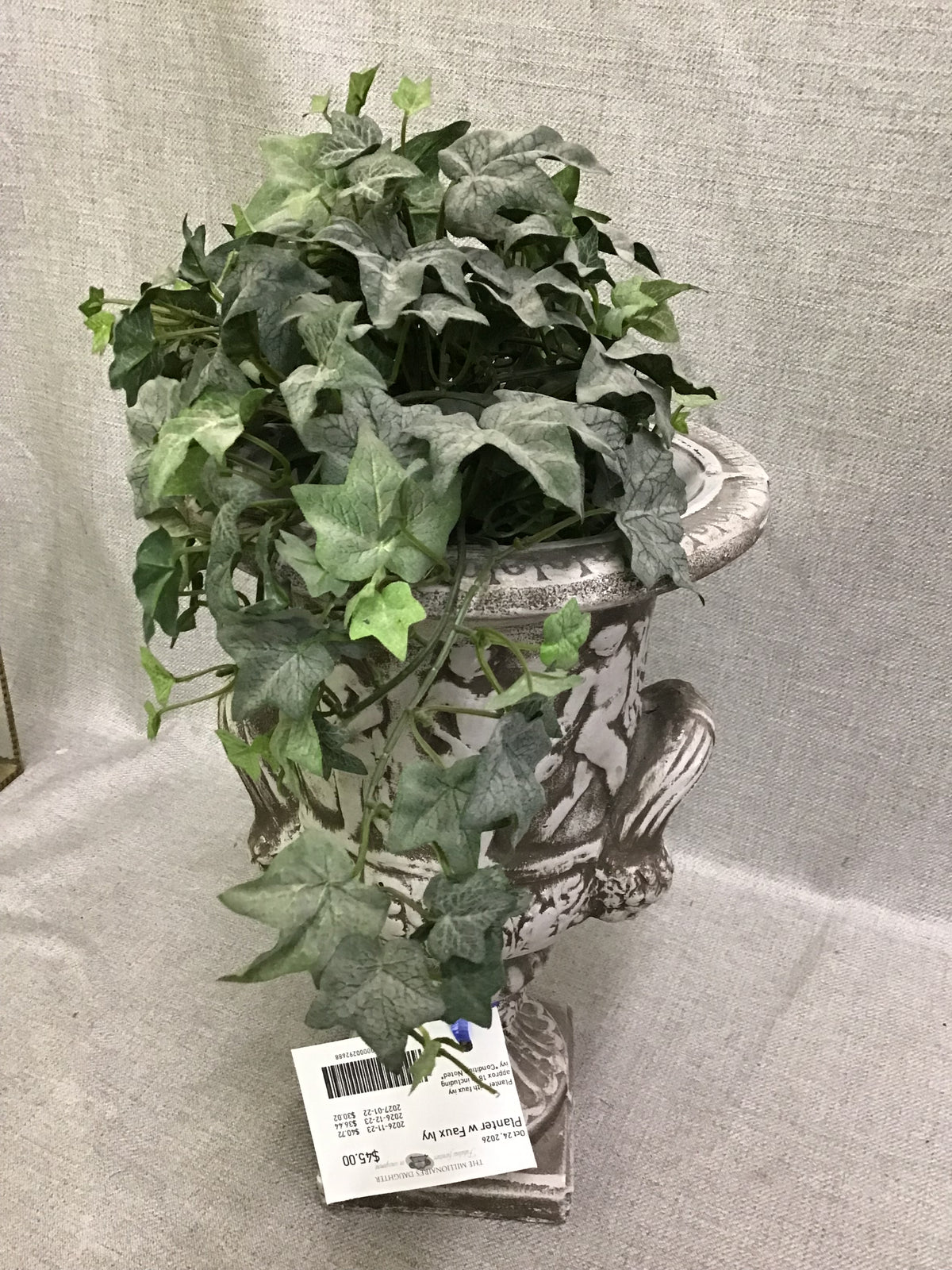 Planter w Faux Ivy