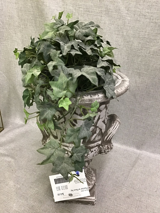Planter w Faux Ivy
