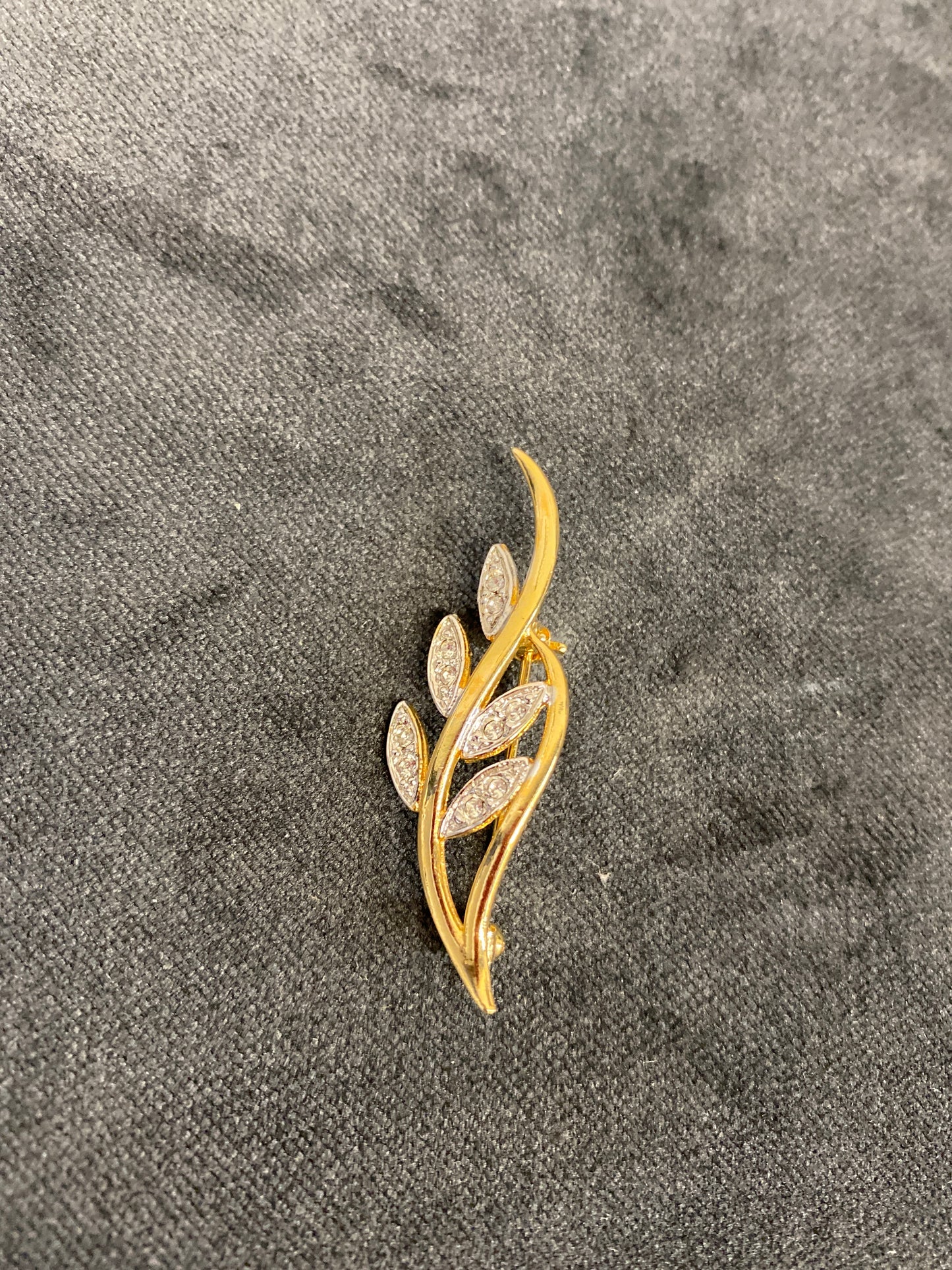 Brooch - Leaf
